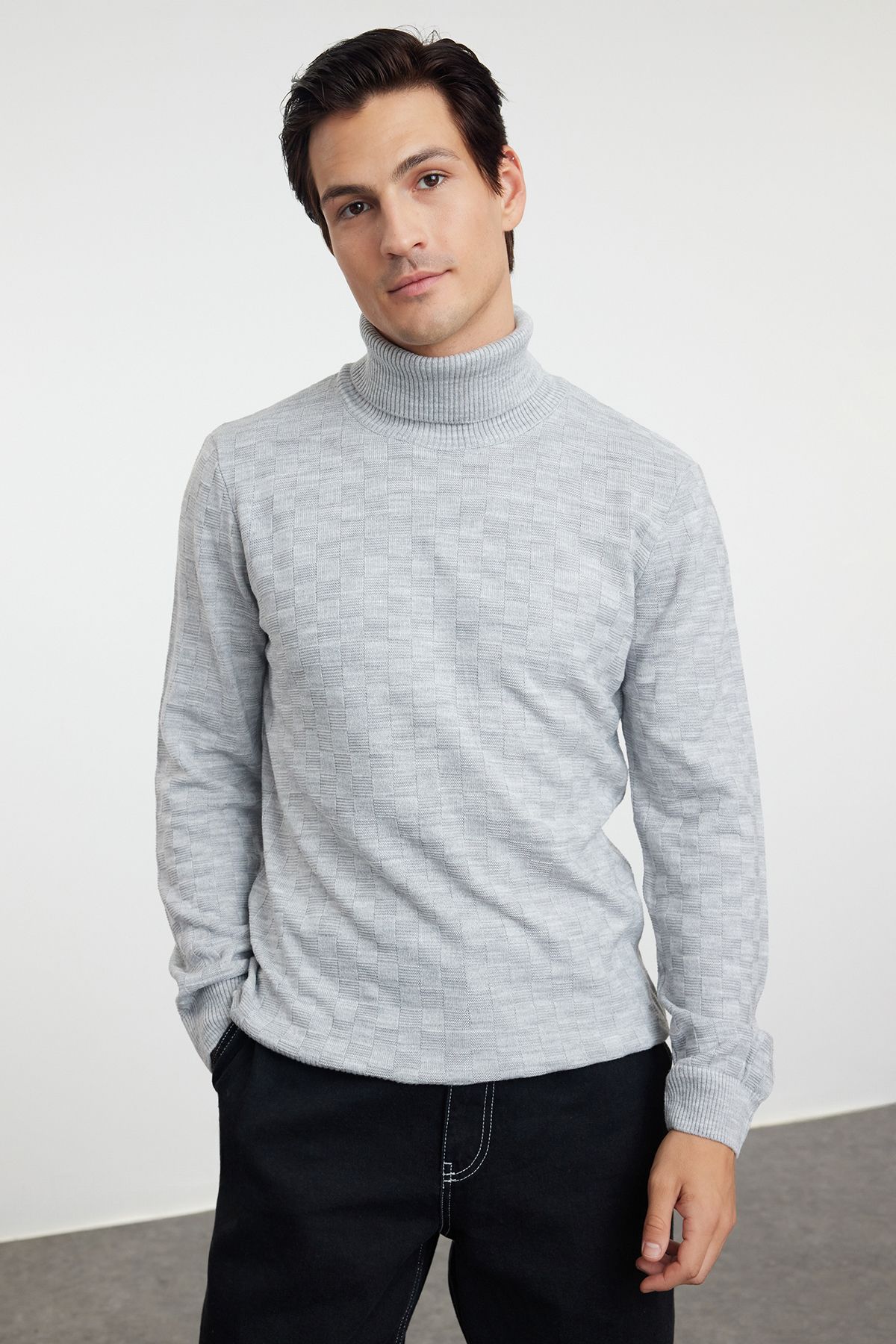 Trendyol Collection-Grauer Herren-Strickpullover mit Rollkragenpullover TMNAW20VK0004 2