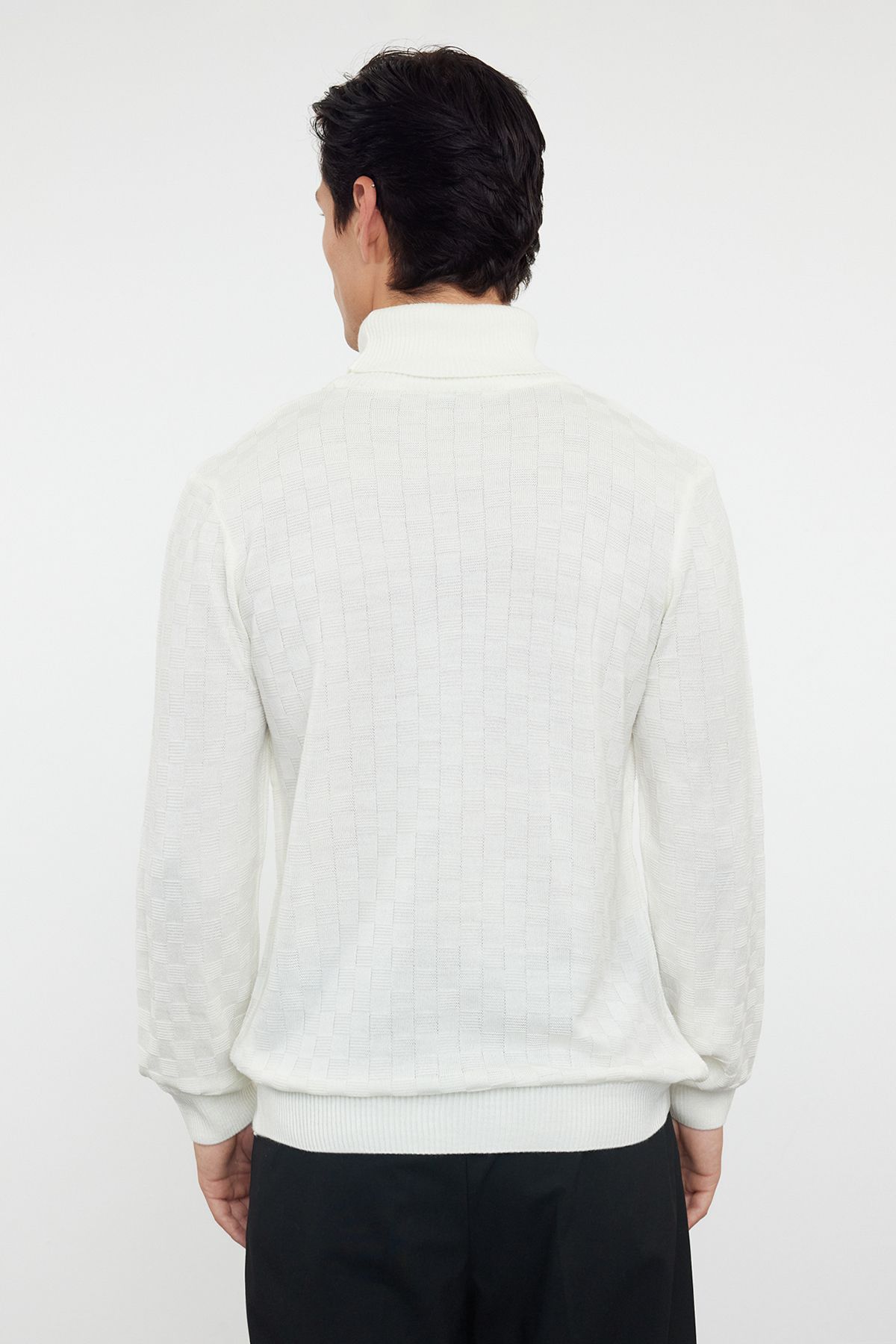 Trendyol Collection-Ecrufarbener Herren-Strickpullover mit Rollkragenpullover TMNAW20VK0004 5