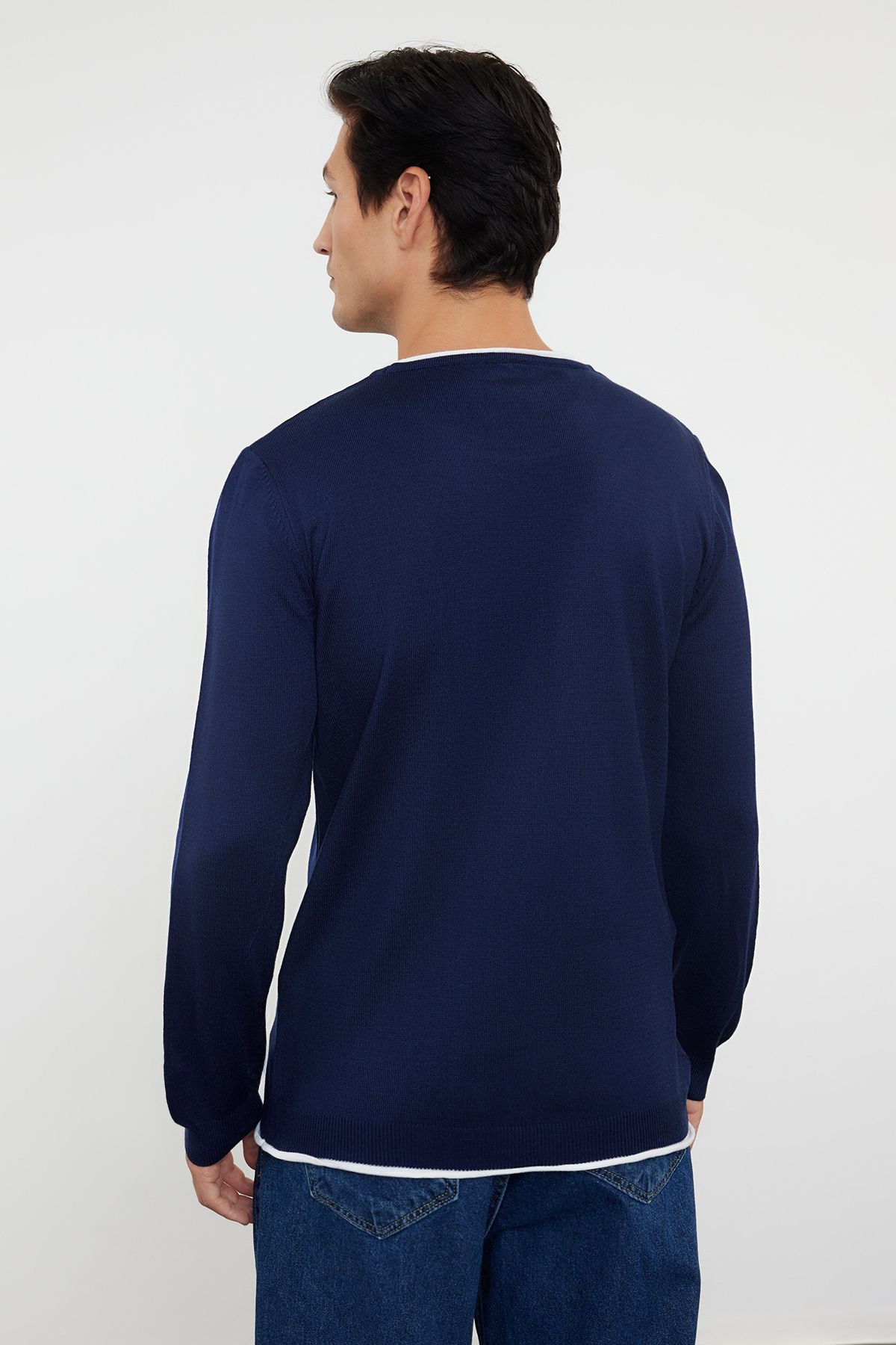 Trendyol Collection-Granatowy męski sweter Slim Fit Slim Fit z kontrastowym kołnierzykiem Tmnaw21Kz2499 5