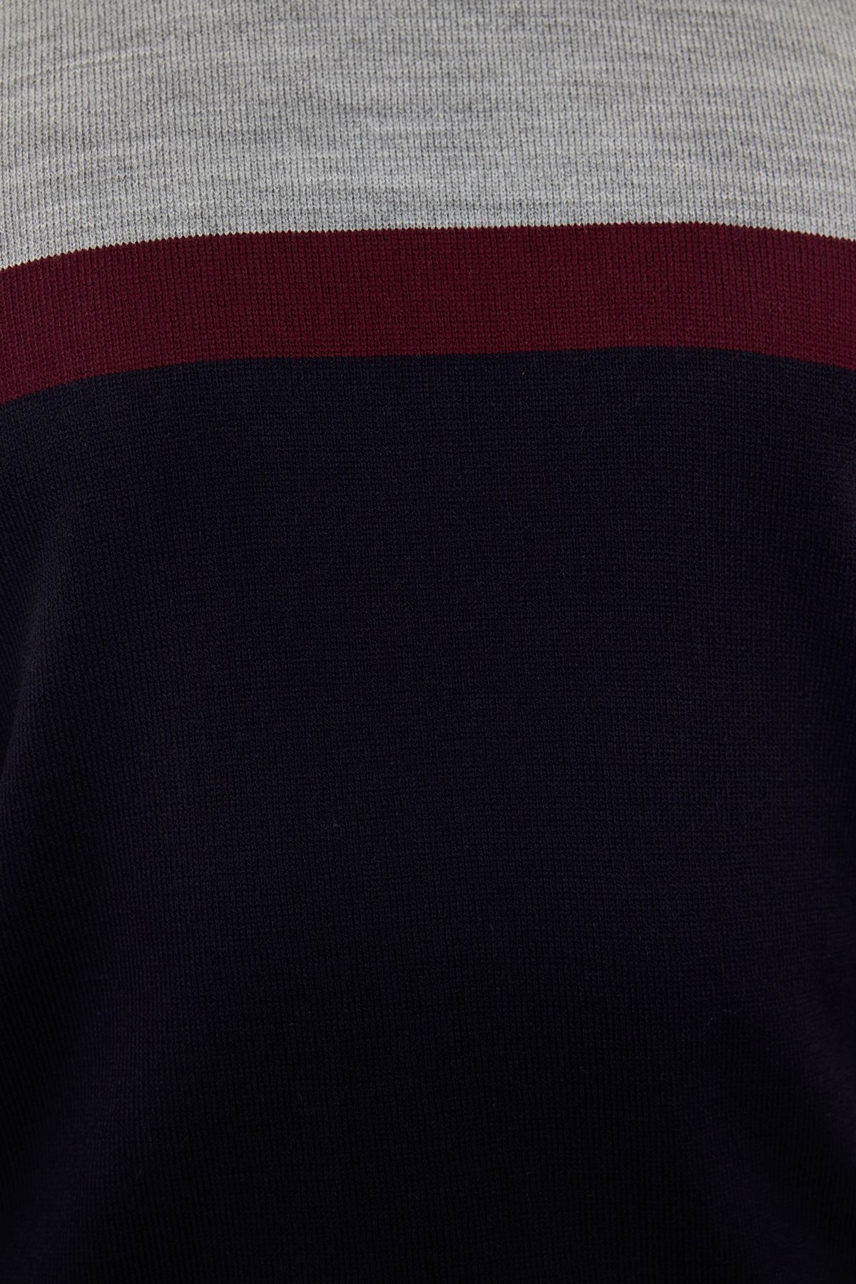 Trendyol Collection-Gray Slim Crew Neck Color Block Knitwear Sweater Tmnaw21Kz1793 4