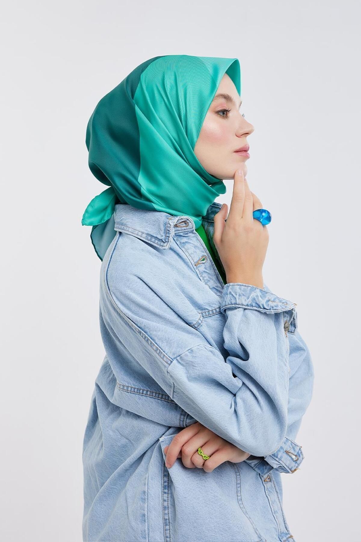 Qef-Emerald Green Gradient Scarf 2