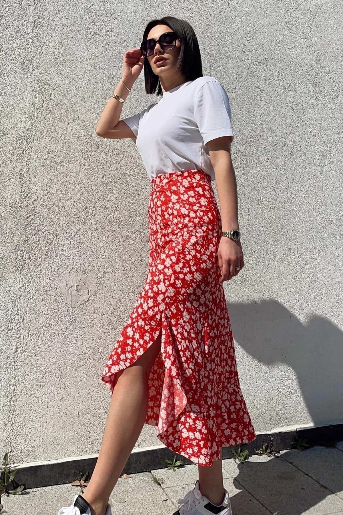 KaSheHa  Bordo Çiçek Desenli Asimetrik Kesim Yırtmaçlı Volanlı Midi Etek 80 Cm - Görsel 5