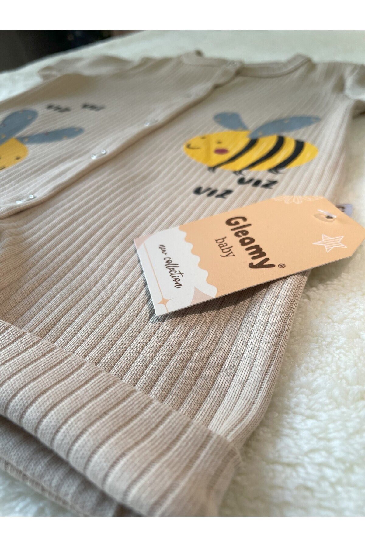 Gleamy FINDIK BEBE KIDS ARI DESENÇITÇITLI KISA KOLLU ŞORT TULUM (ZIBIN) %100 PAMUK fotoğrafı 4 (önizleme)