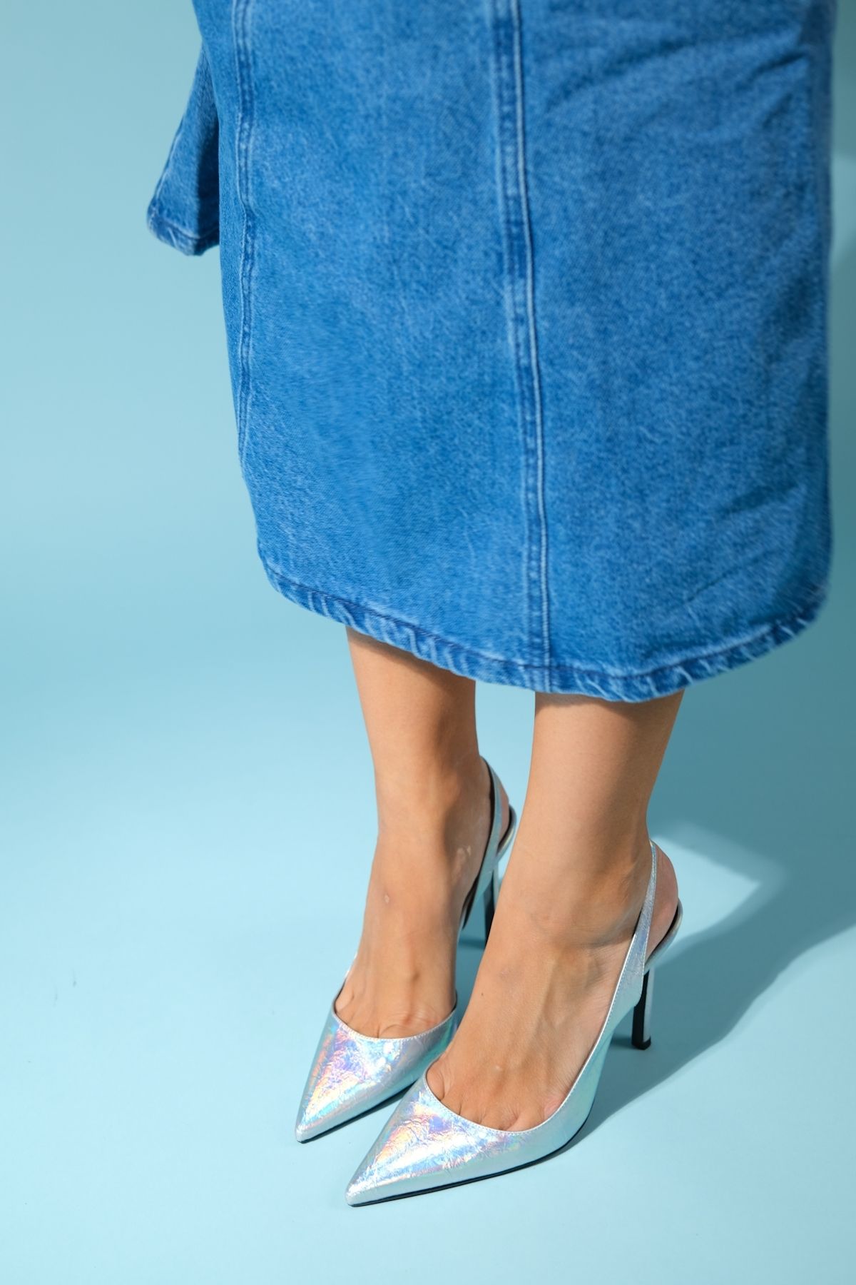 کفش پاشنه کلاسیک نقرهای زنانه بلند هولوگرام نقره ای luvishoes