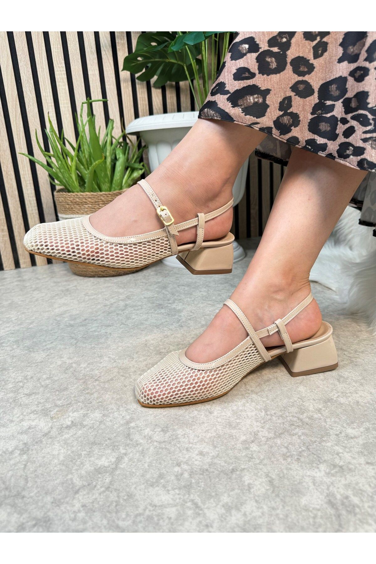 Nstil-Pantofi casual de damă bej - toc mic, vârf tocit, detaliu balerină, curea și cataramă reglabilă 307 7
