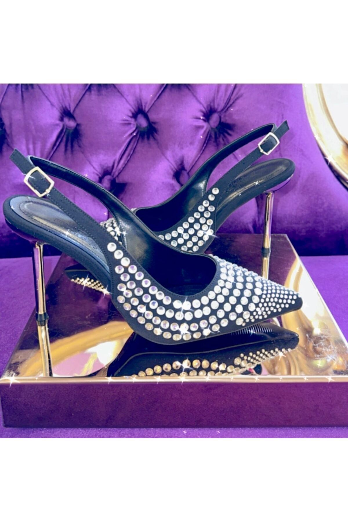 Siyah taşlı sivri burun sivri topuk arkası açık stiletto