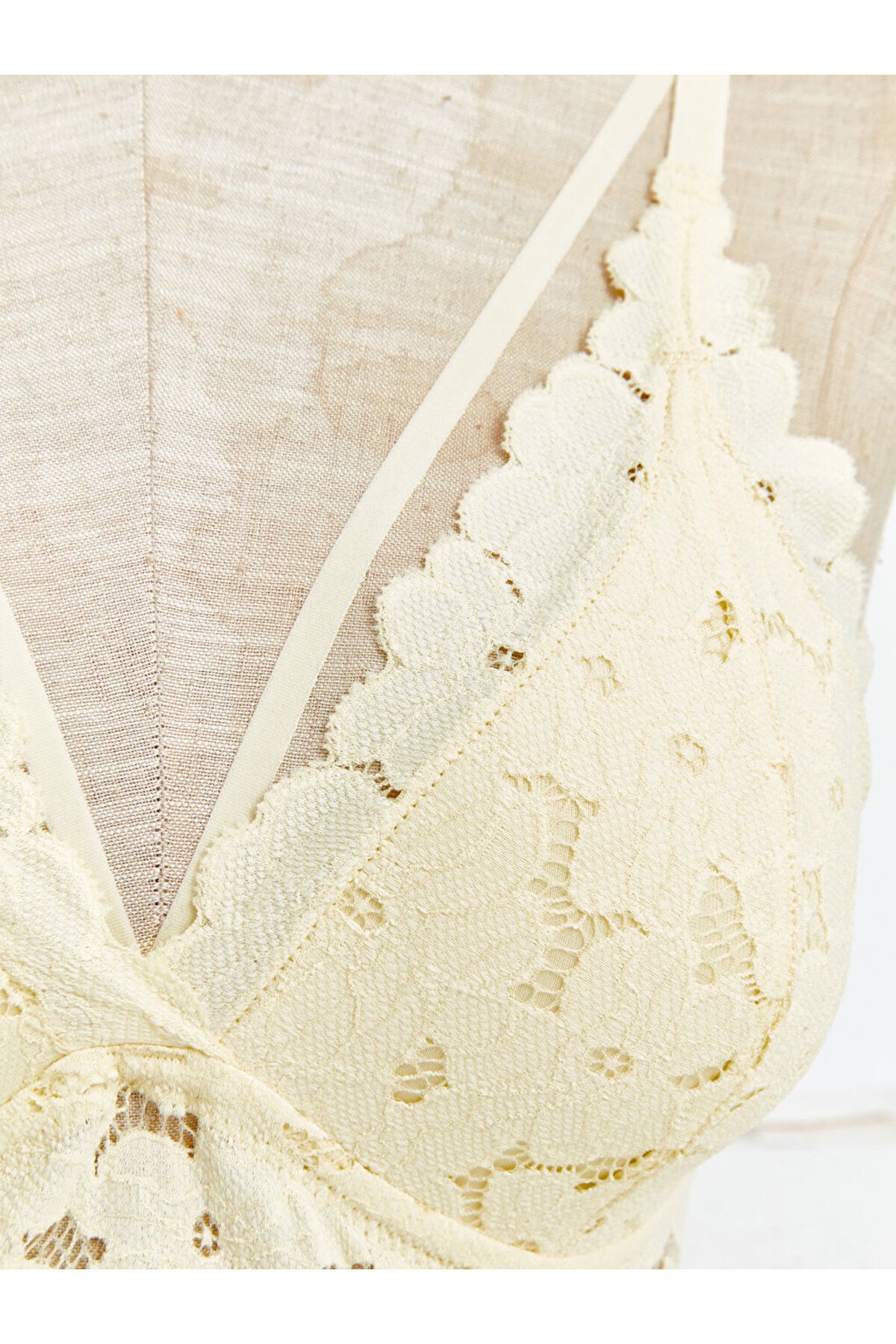 LC Waikiki-Spitzen-Bralet ohne Bügel – Design ohne Füllung 3
