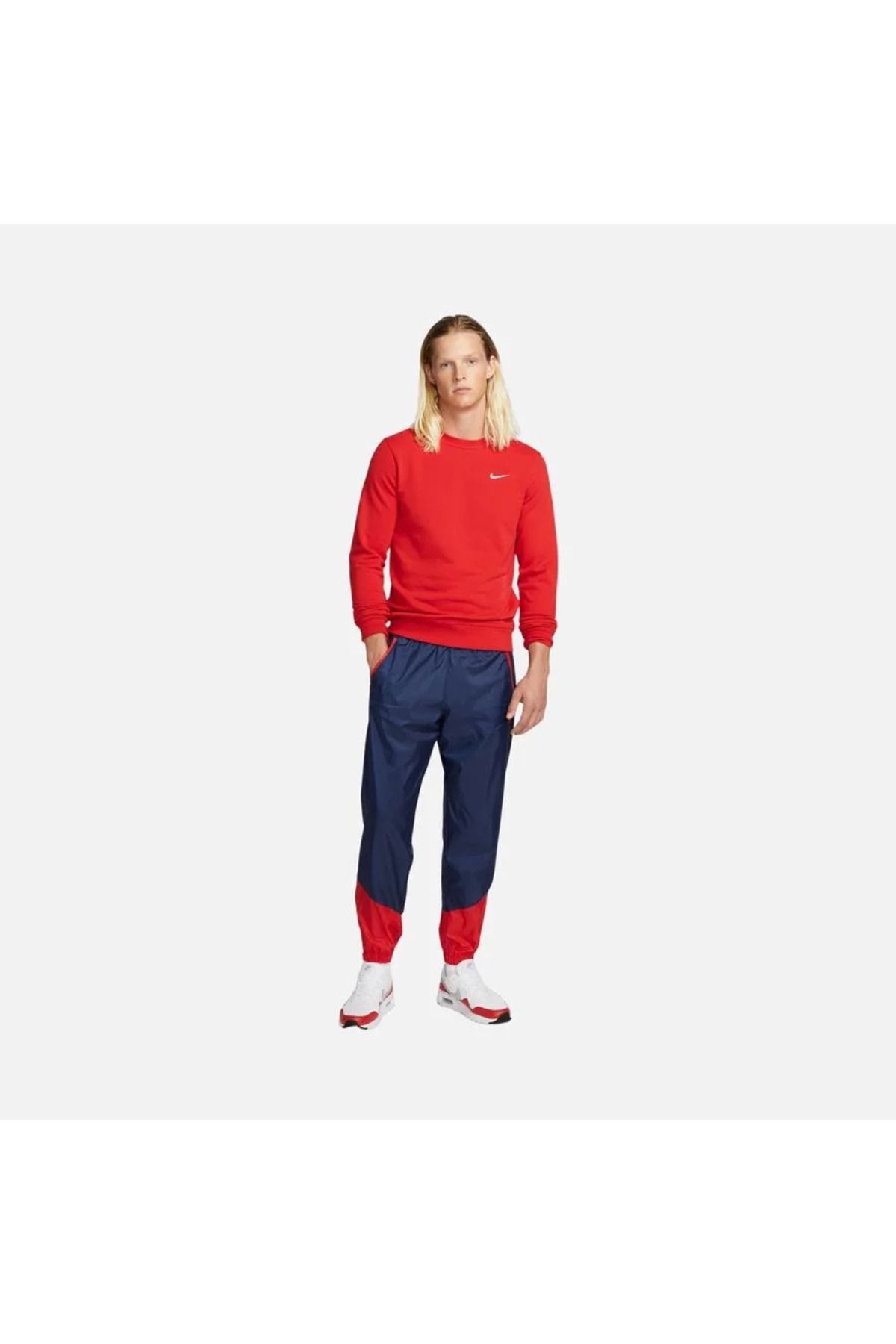 Nike sportswear windrunner red store