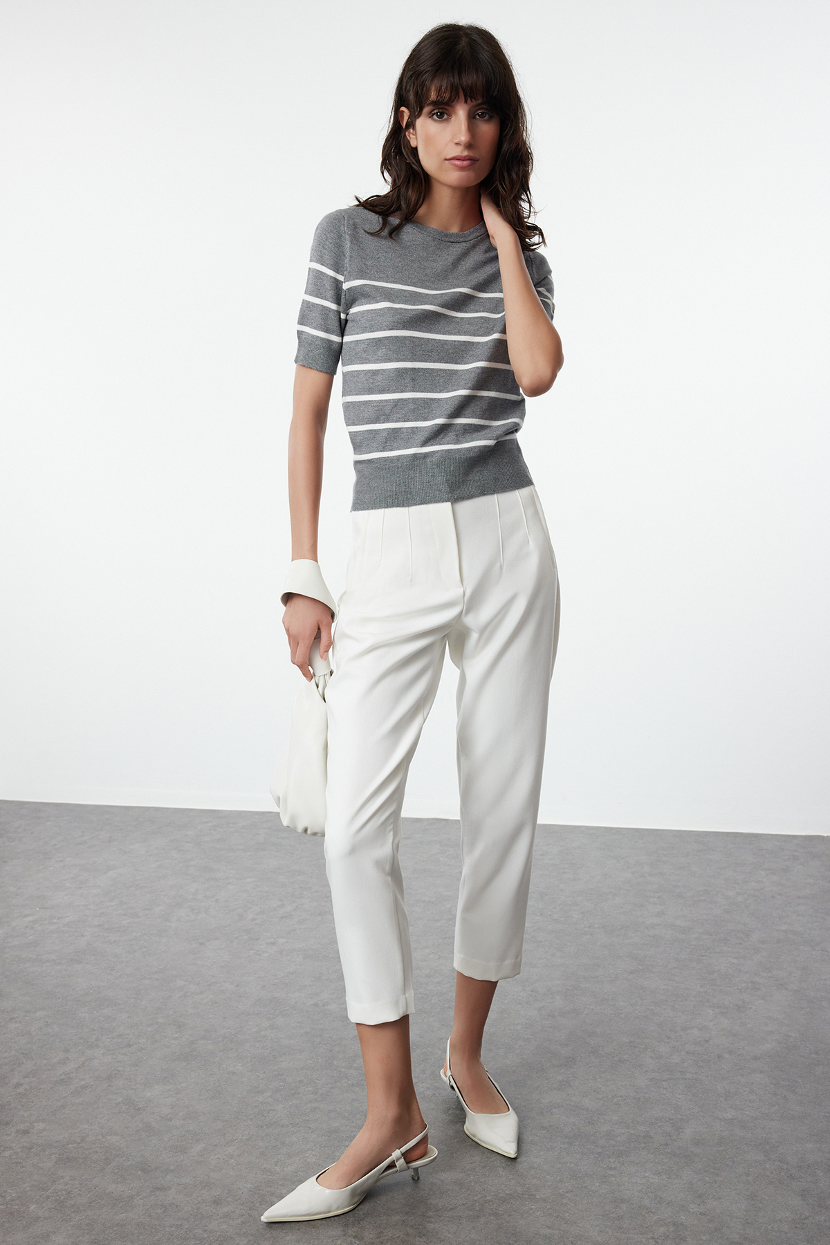 Trendyolmilla  Antrasit Premium İplik/Özel İplik Çizgili Bisiklet Yaka Triko Kazak TWOAW25KZ00268