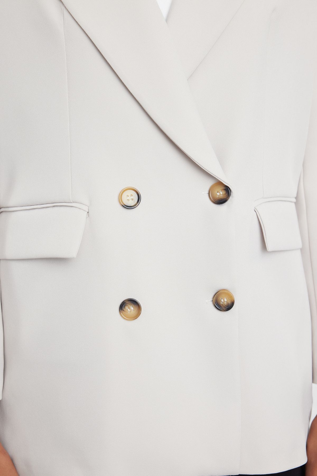 Trendyol Collection-Light Gray Oversize Lined Buttoned Woven Blazer Jacket Twoaw22Ce0167 4