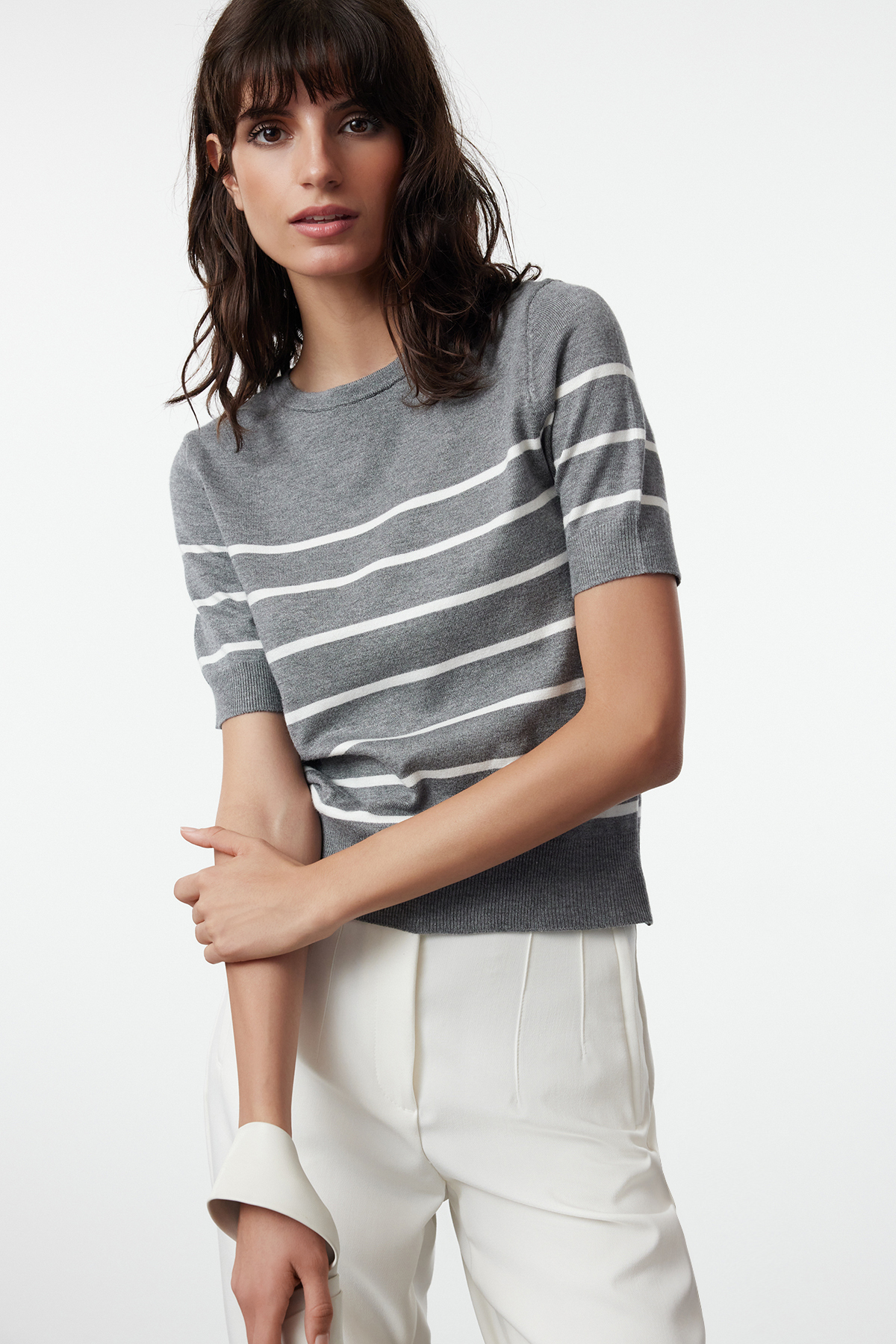 Trendyolmilla  Antrasit Premium İplik/Özel İplik Çizgili Bisiklet Yaka Triko Kazak TWOAW25KZ00268 - Görsel 2