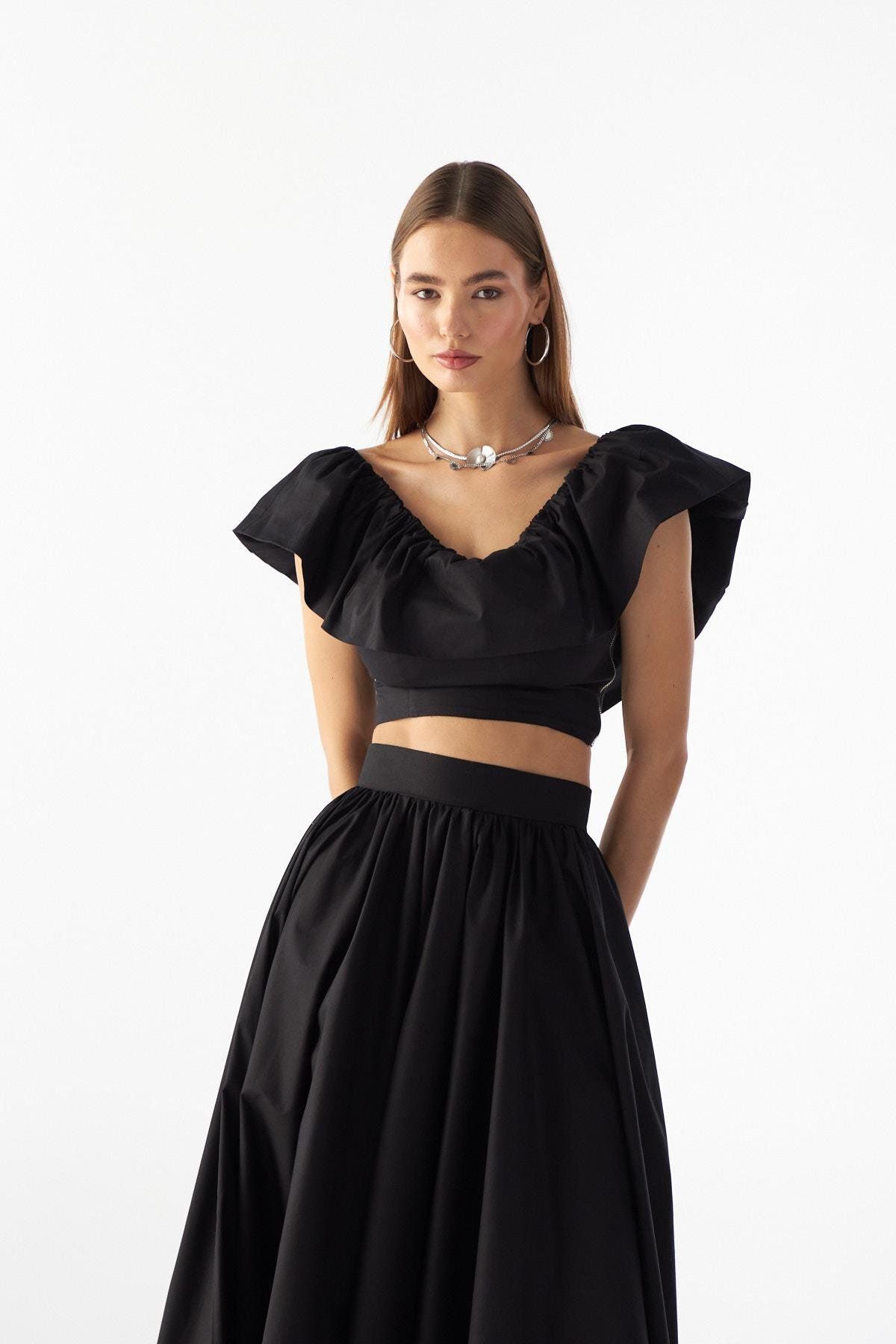 NOK İSTANBUL-Jolie Nokistanbul - Black Ruffle Crop Blouse 2