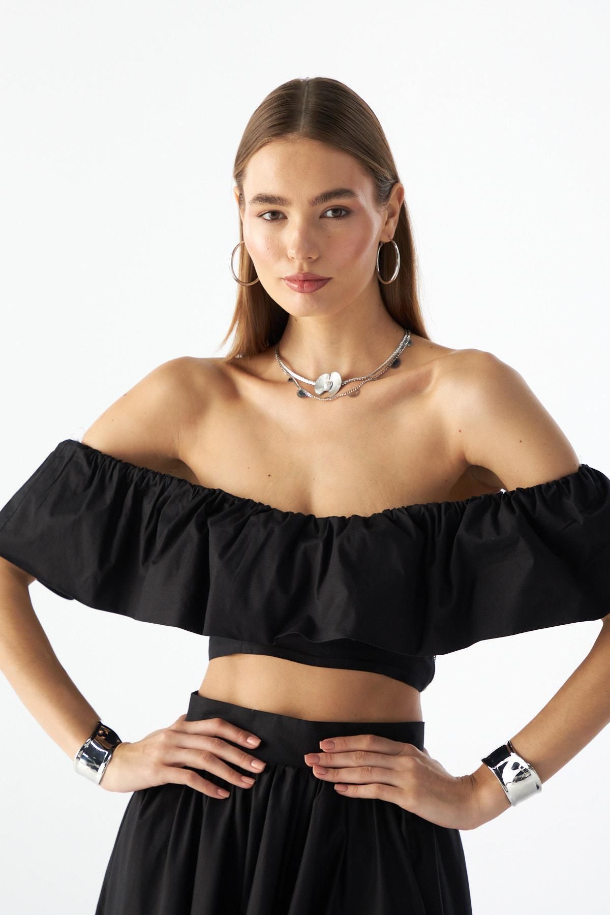 complete the look image
