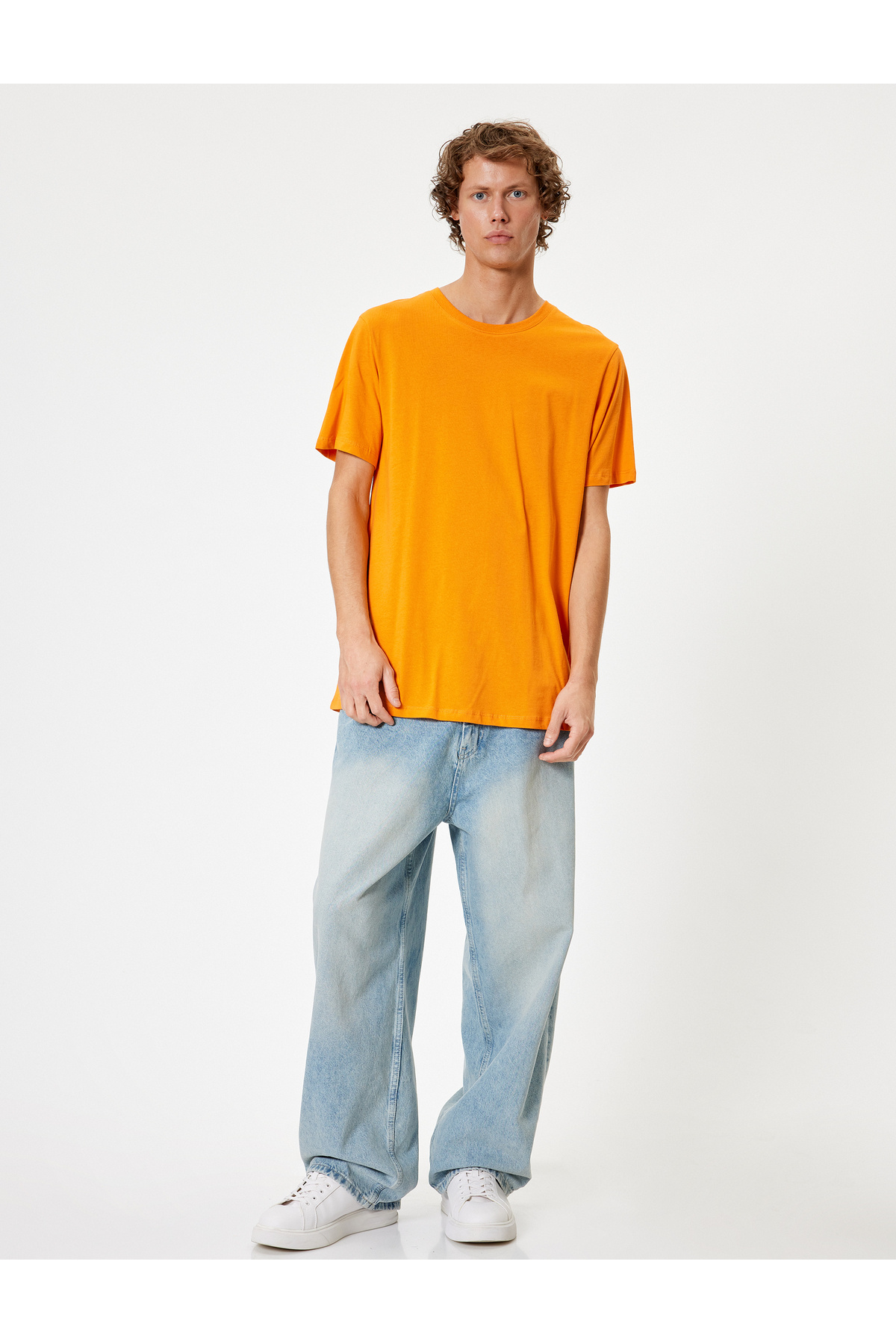 تیشرت پایه آستین کوتاه یقه اسلیم فیت