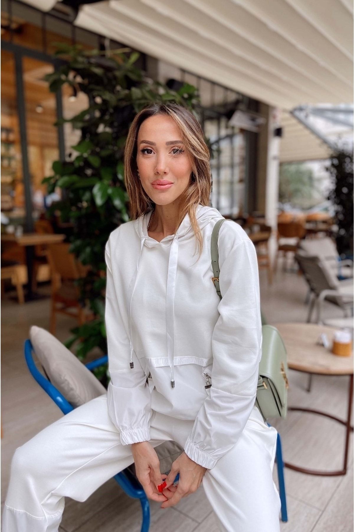 BEBE PLUS-Set de trening cu garnitură cu parașuta pentru femei 6