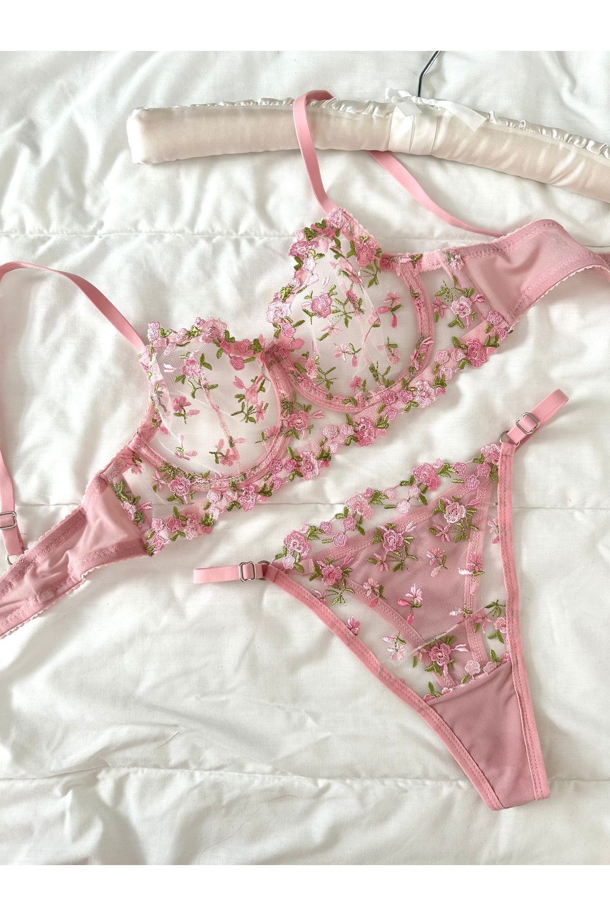 Feruzdesign-Pink Robin Bralet Set 4