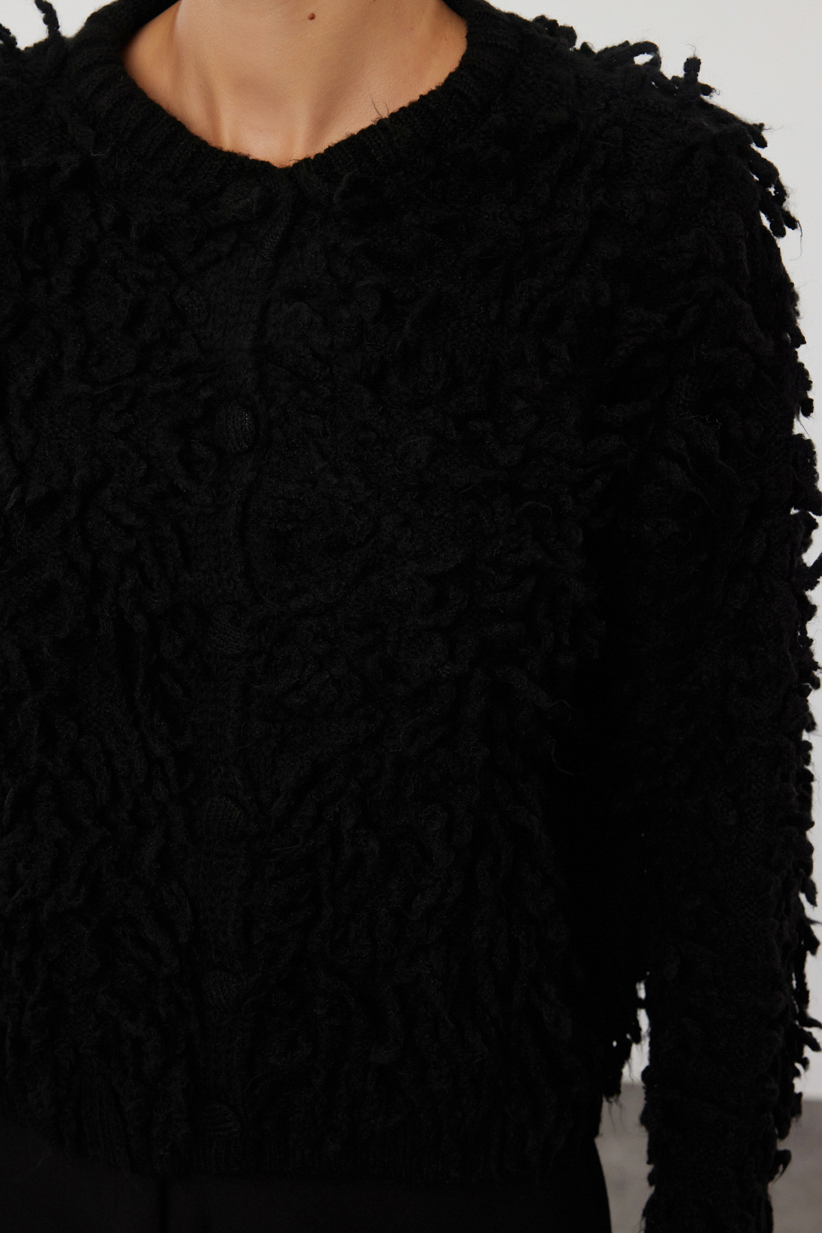 Trendyolmilla  Siyah Yumuşak Dokulu Püsküllü Mont Triko Hırka TWOAW25HI00190 - Görsel 5