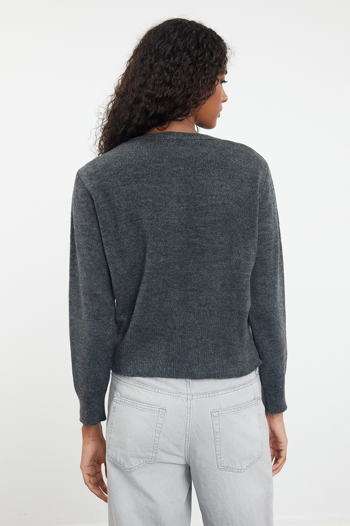 Trendyolmilla  Koyu Gri Basic Düğmeli Ceket Görünümlü Yumuşak Dokulu Triko Hırka TWOAW25HI00164 - Görsel 5