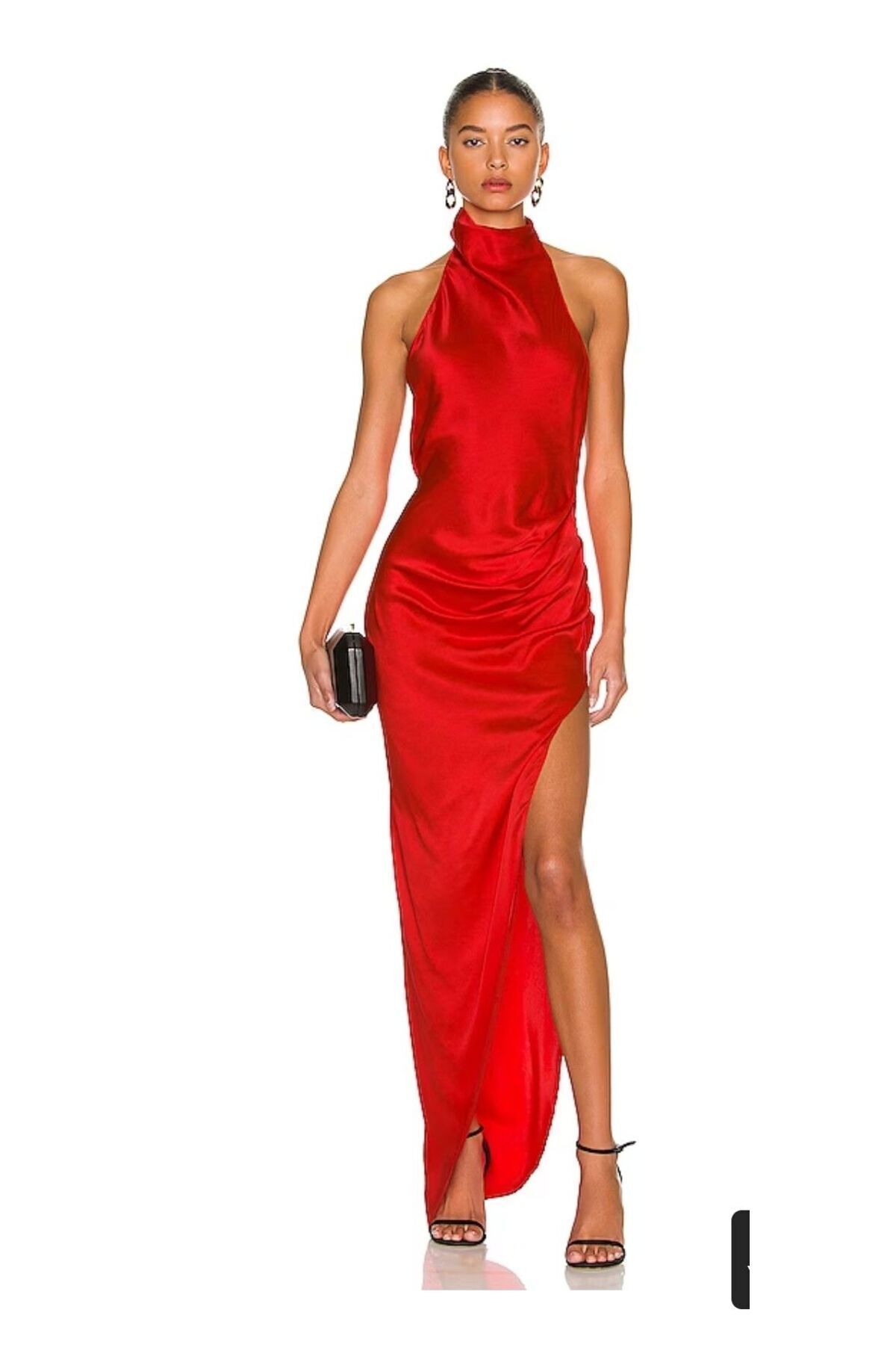 cest une robe rouge et rouge une robe de samba avec des bouchons dans le cou