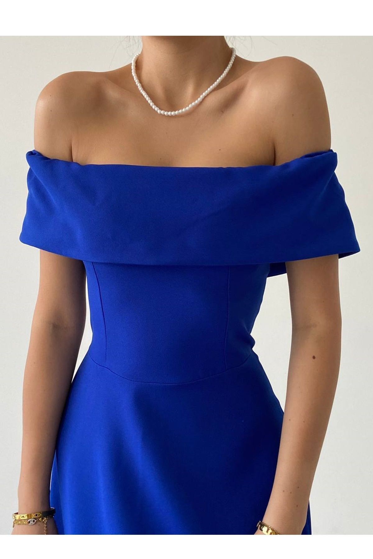 vuvutasarım-Saks Blue Atlas Fabric Detail Madonna límečku Saks Blue Flared Midi šaty 222 2