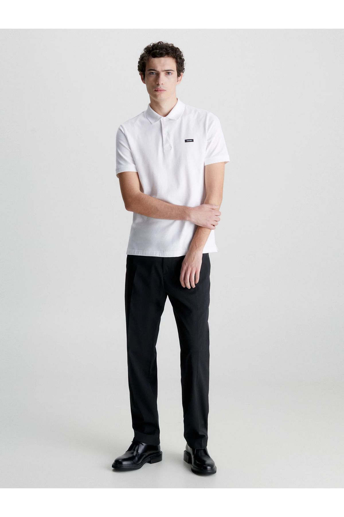 تی شرت یقه پولو سفید مردانه آرم مارک اورجینال Calvin Klein