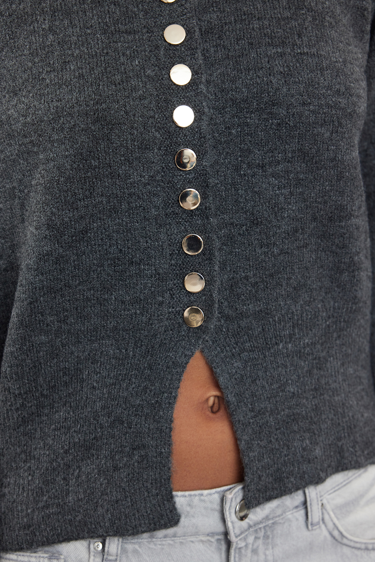 Trendyolmilla  Koyu Gri Basic Düğmeli Ceket Görünümlü Yumuşak Dokulu Triko Hırka TWOAW25HI00164 - Görsel 4