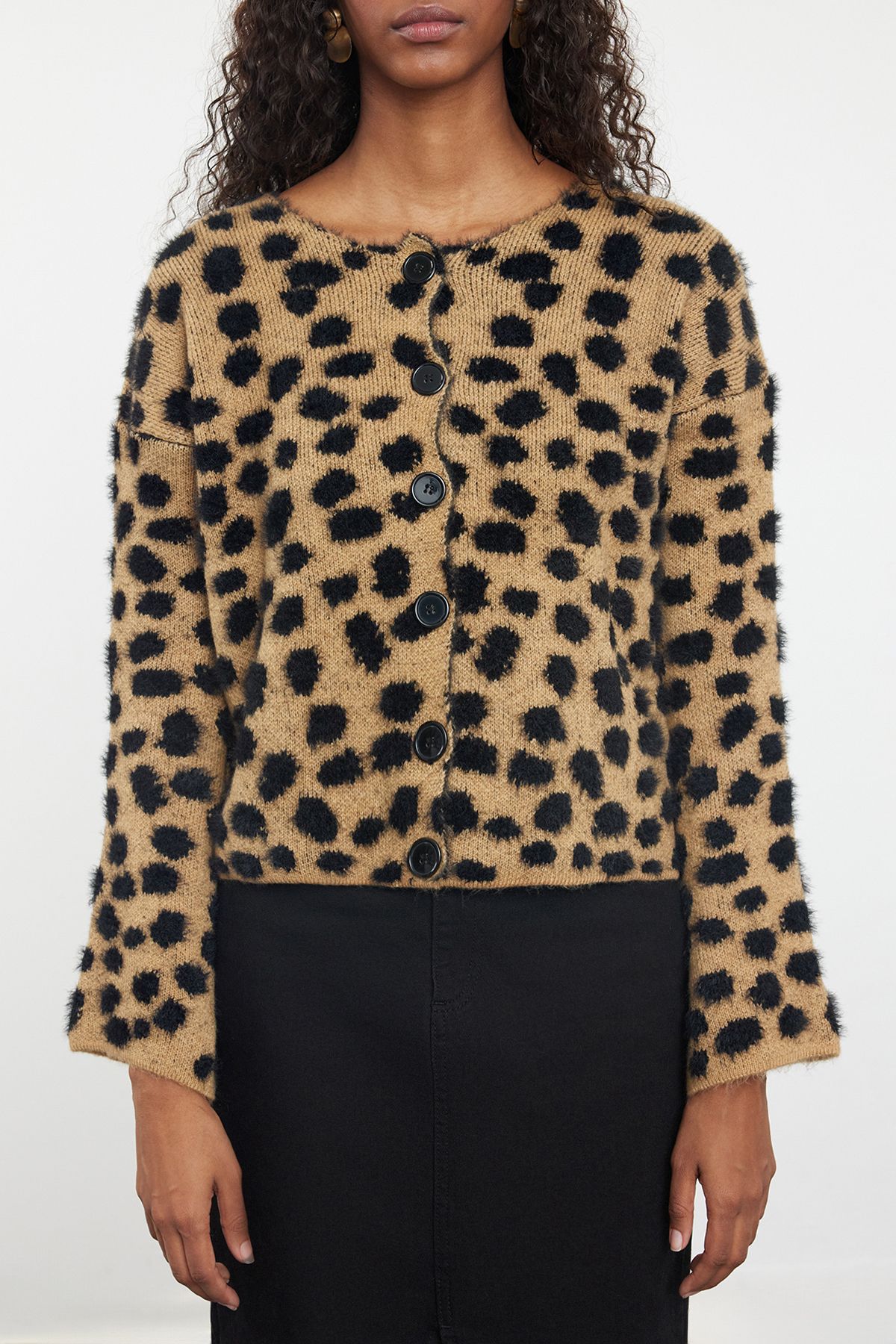 Trendyol Collection-Cardigan din tricot moale cu imprimeu leopard - Camel TWOAW25HI00158 4