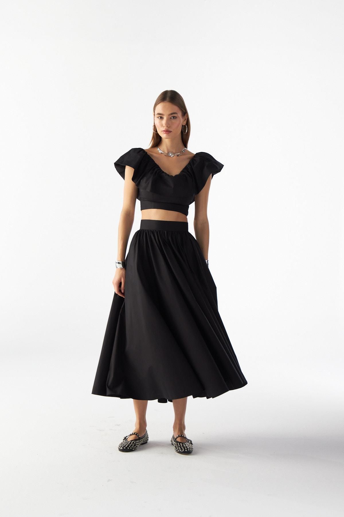 NOK İSTANBUL-Jolie Nokistanbul - Black Ruffle Crop Blouse 4