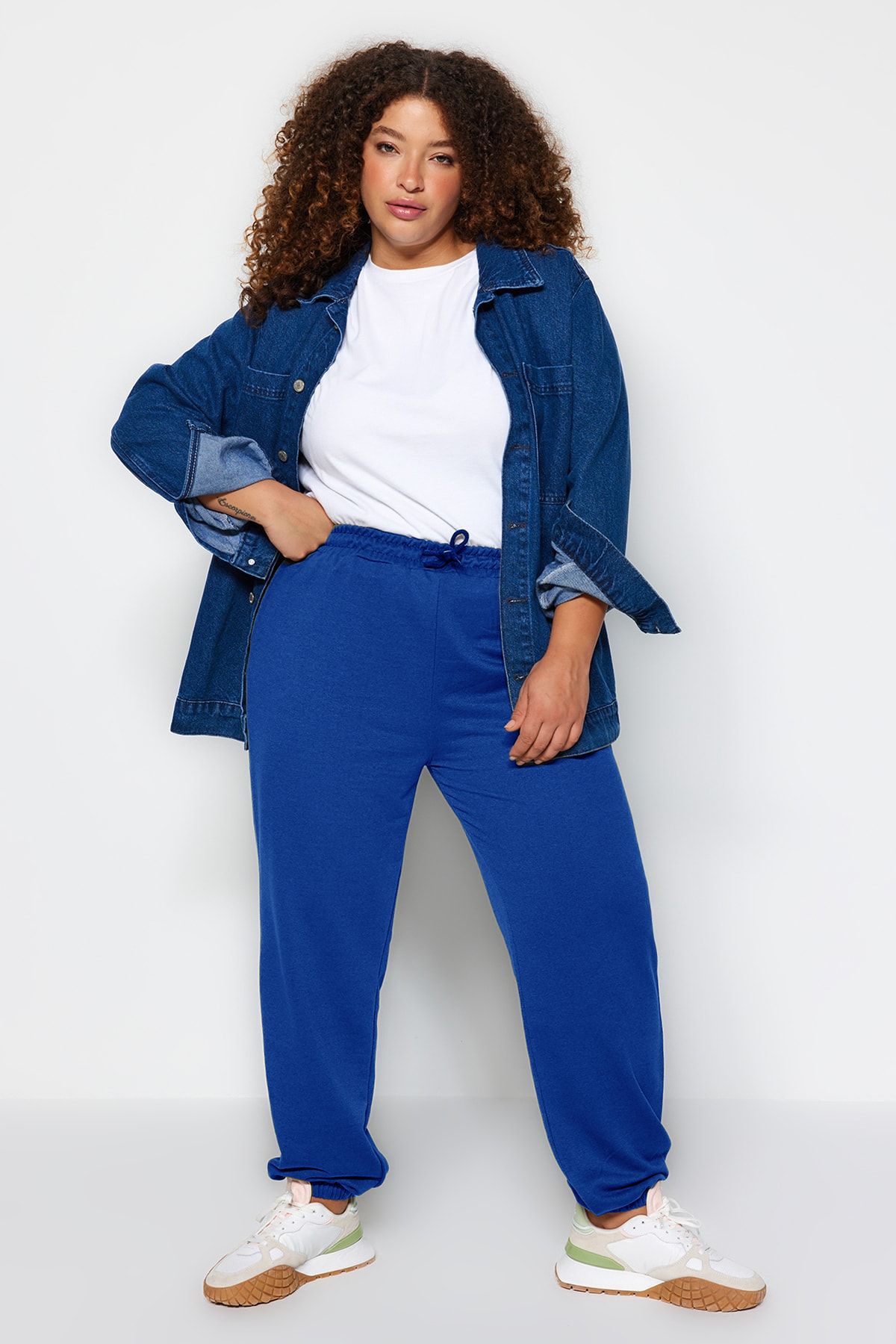 Trendyol Curve-Tepláky Indigo Jogger Elastic Leg Knitted Plus Size Tbbss22Ea0065 6
