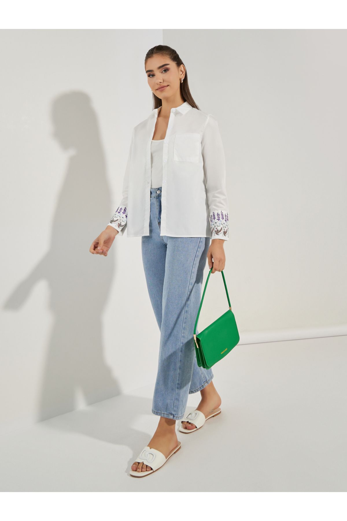 Styli-Embroidery Detail Cuffed Long Sleeve Shirt 2