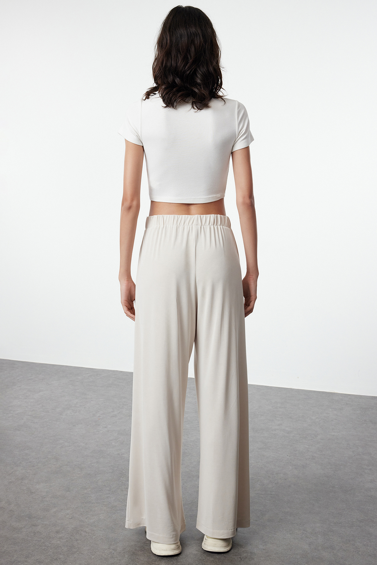 Trendyolmilla  Taş Pilili Wide Leg/Rahat Kesim Esnek Modal Örme Pantolon TWOAW25PL00073 - Görsel 5