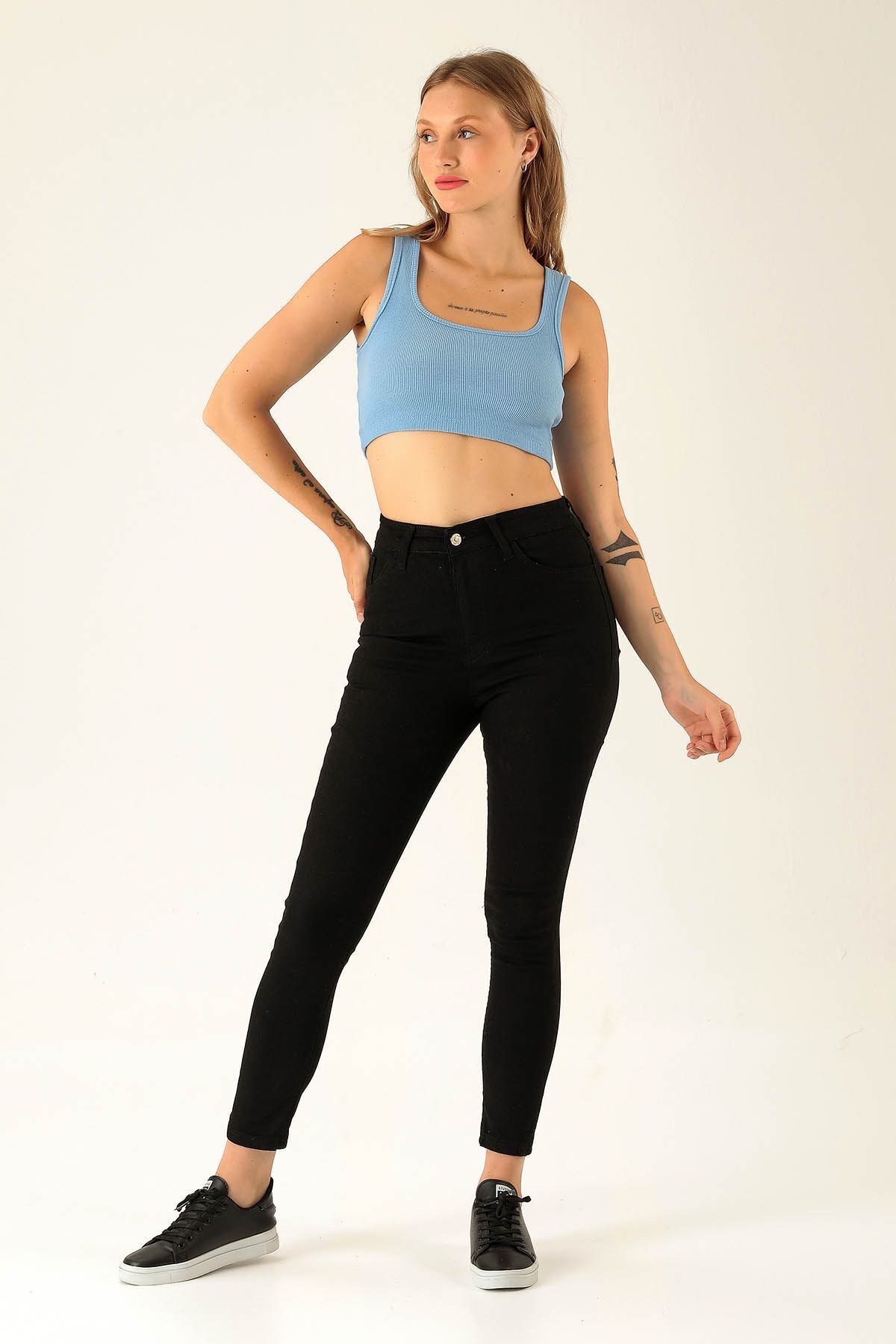 pantalon slim taille haute à jambe étroite 2111 black