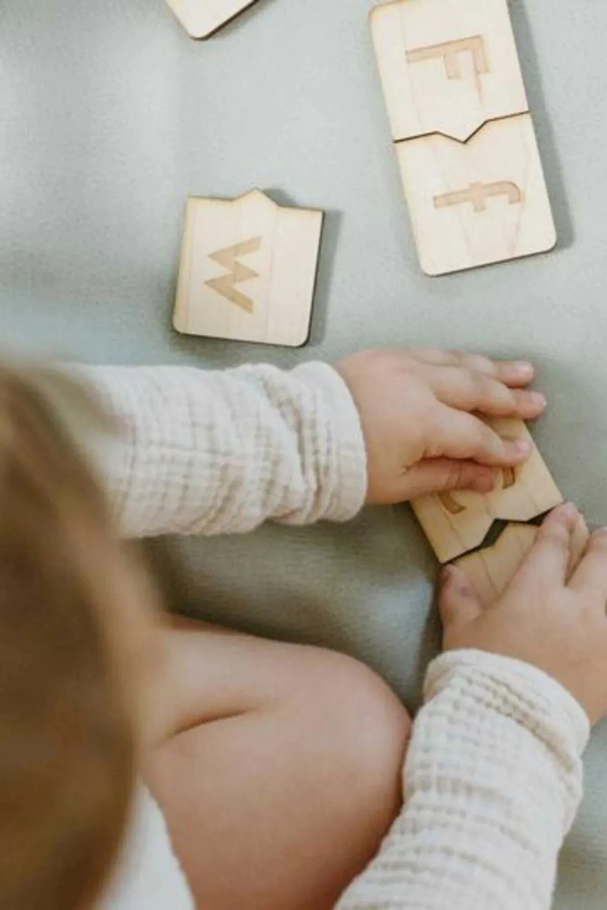WoodStory Ahşap Türkçe Alfabe Bulmacası Büyük Ve Küçük Harf Eşleştirme Oyunu Eğitici Montessori fotoğrafı 3 (önizleme)