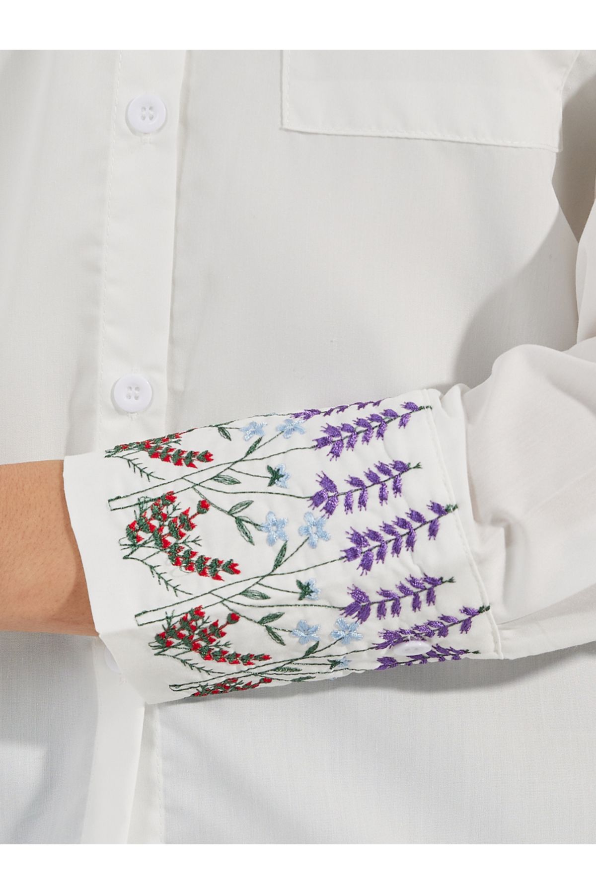 Styli-Embroidery Detail Cuffed Long Sleeve Shirt 4