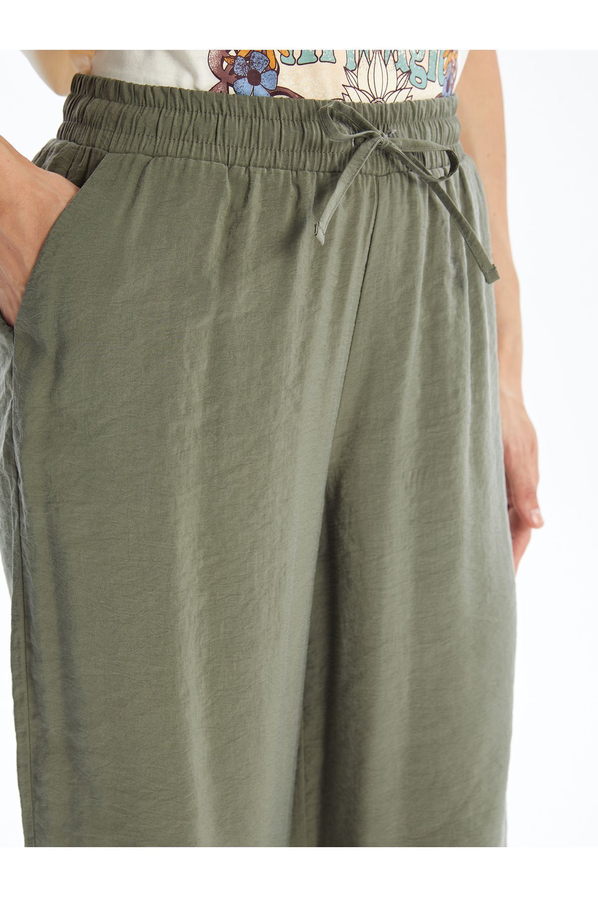 LC Waikiki-Bequeme, geformte Palazzo-Hose für Damen mit elastischem Bund 2