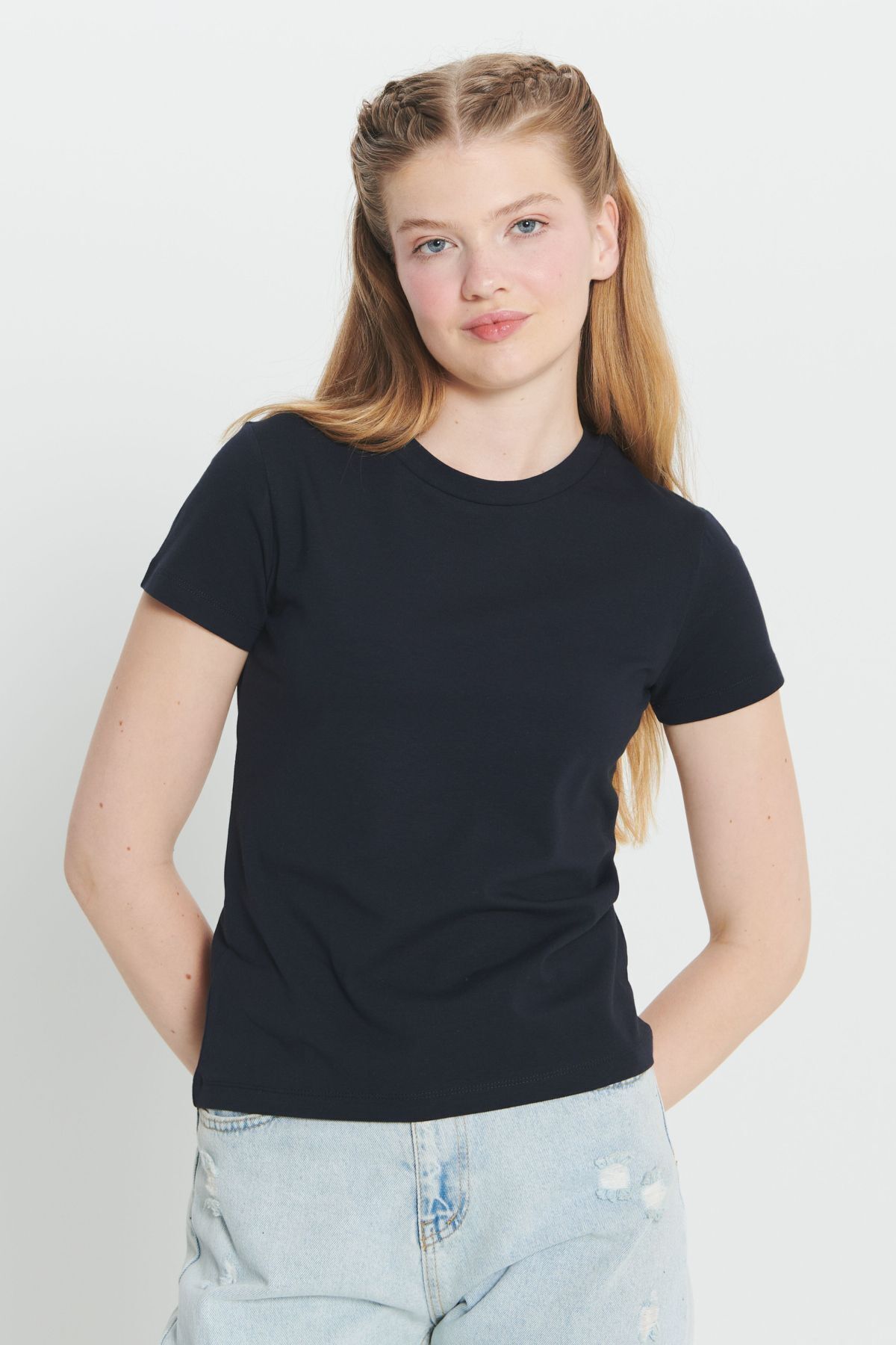 AC&Co / Altınyıldız Classics Kadın Lacivert Slim Fit Dar Kesim Pamuklu Esnek Bisiklet Yaka Tişört