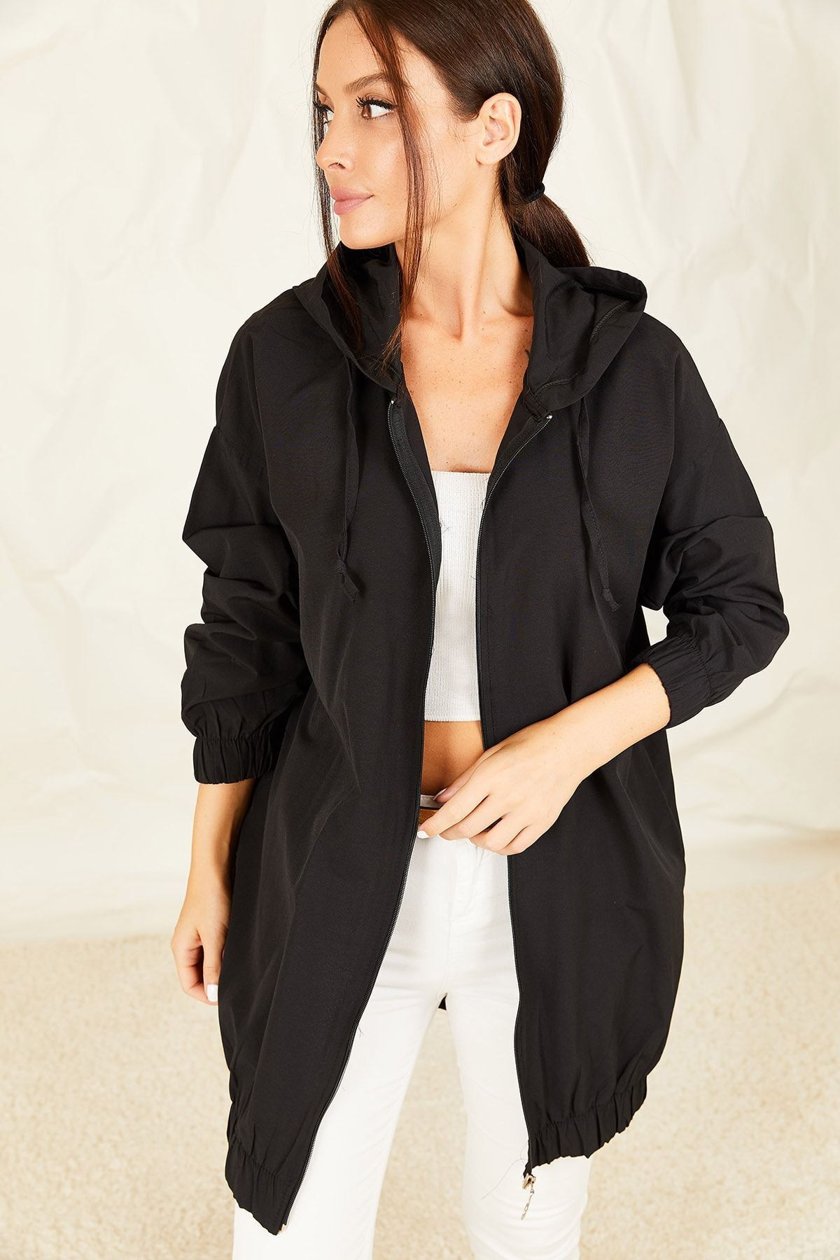 armonika  Kadın Siyah Fermuarlı Kapüşonlu Trençh Arm-21K024030 - Görsel 5