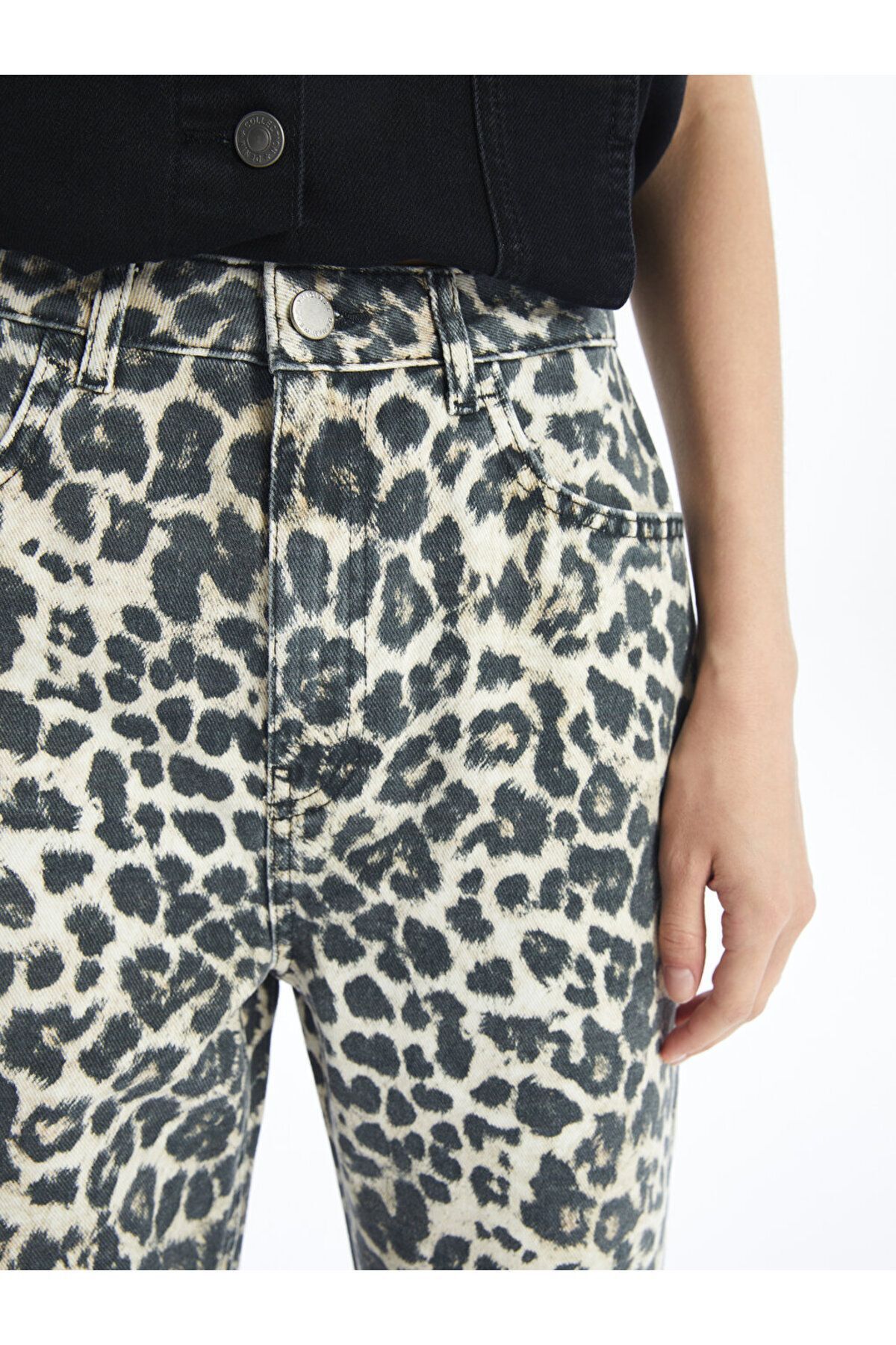 LC Waikiki-Leopard Patterned Straight Fit Women's Jean Trousers 3