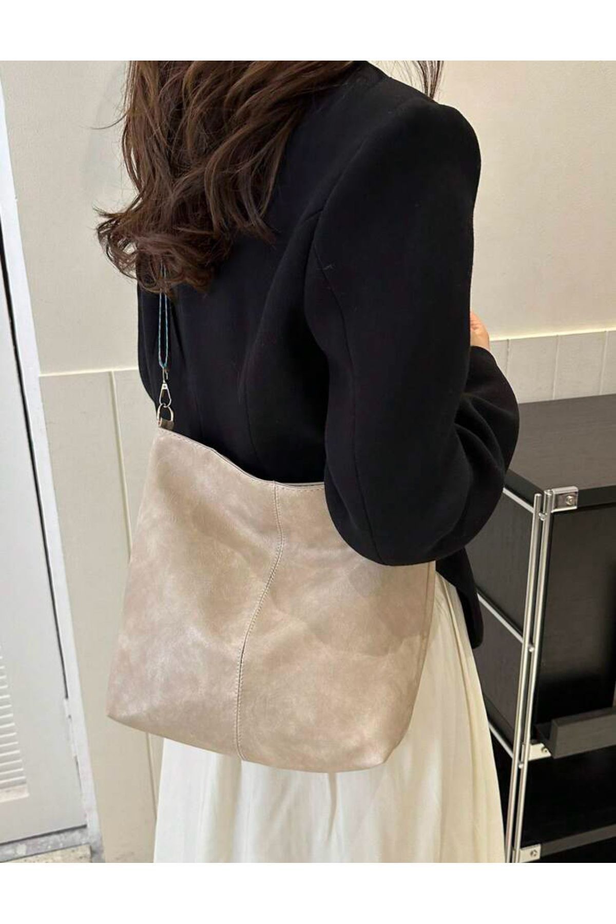 https://cdn.dsmcdn.com/ty1456/product/media/images/prod/QC/20240802/01/5e229f87-3072-3143-8dcb-765466e7fb30/1_org_zoom.jpg