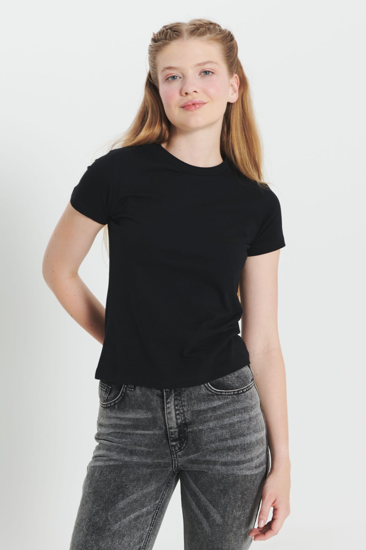AC&Co / Altınyıldız Classics Kadın Siyah Slim Fit Dar Kesim Pamuklu Esnek Bisiklet Yaka Tişört