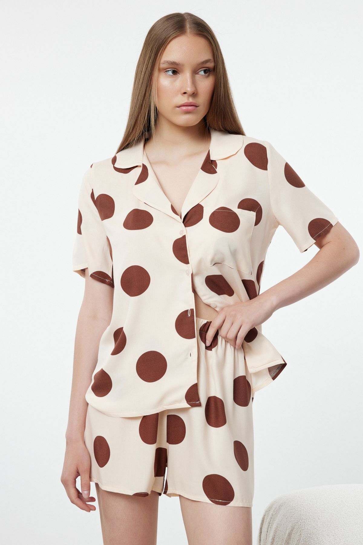 Trendyol Collection Wiskoza Beżowe Szorty Kropki Piżama Set - Thmss20pt0306 Kobieta - 36