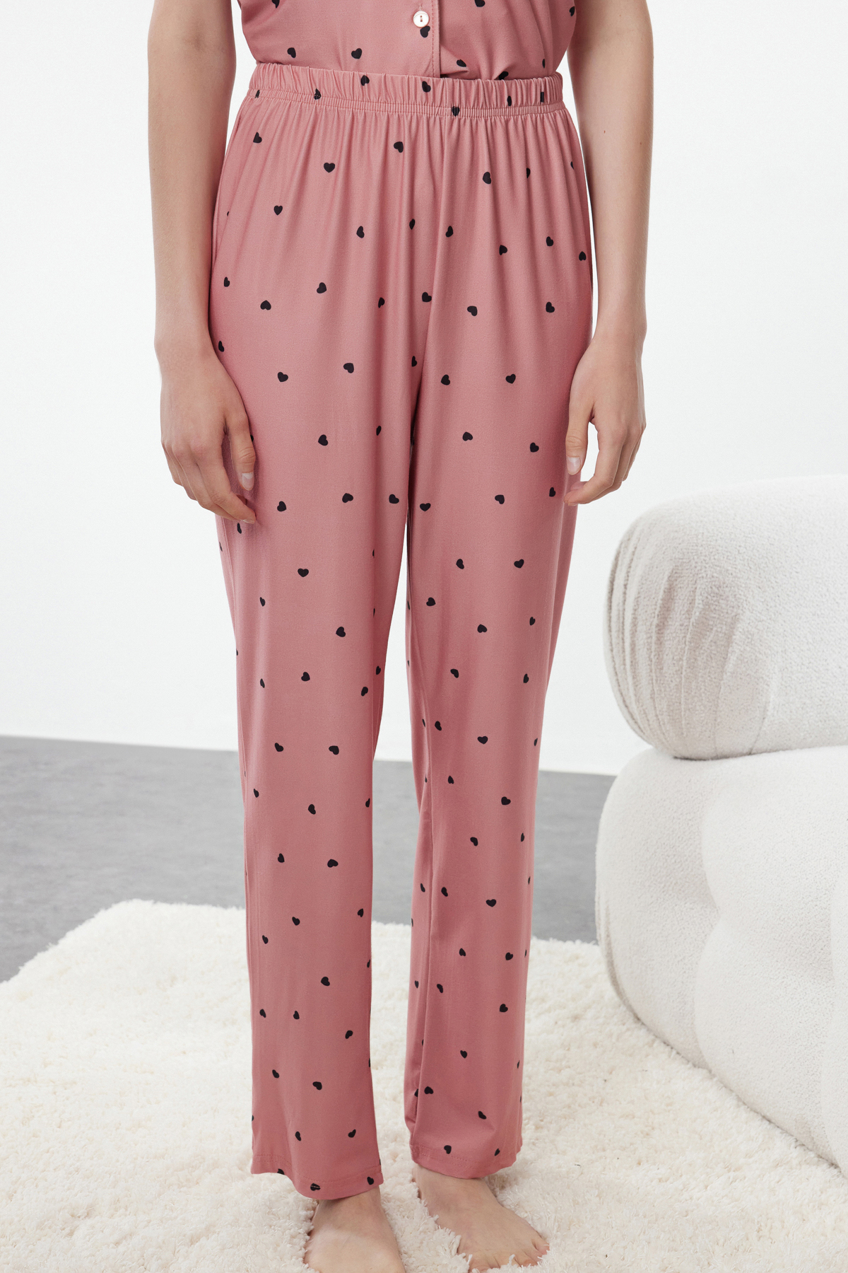 Trendyolmilla  Gül Kurusu Kalpli Örme Pijama Takımı THMSS24PT00286 - Görsel 3