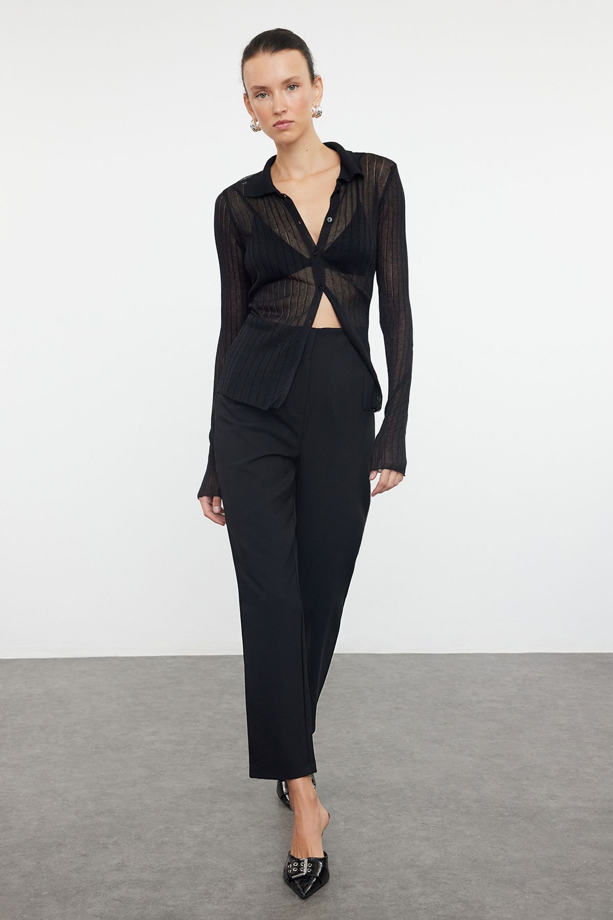 Trendyol Collection-Schwarze, knöchellange, gewebte Stoffhose mit Zigarettenform und hoher Taille TWOSS20PL0515 3