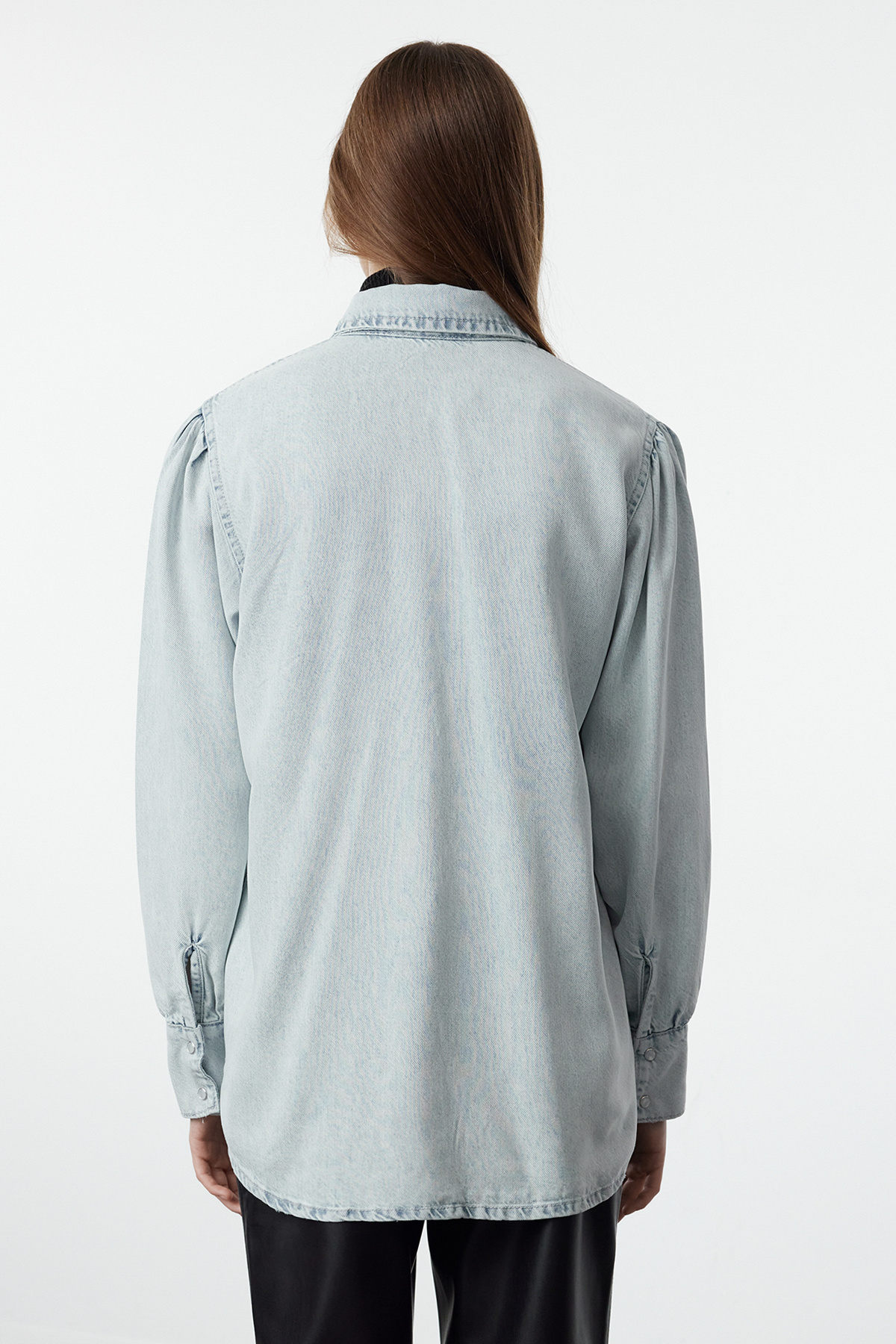 Trendyol Collection-Ballonärmeliges Premium-Hemd aus blauem Tencel – TWOAW25GO00016 5