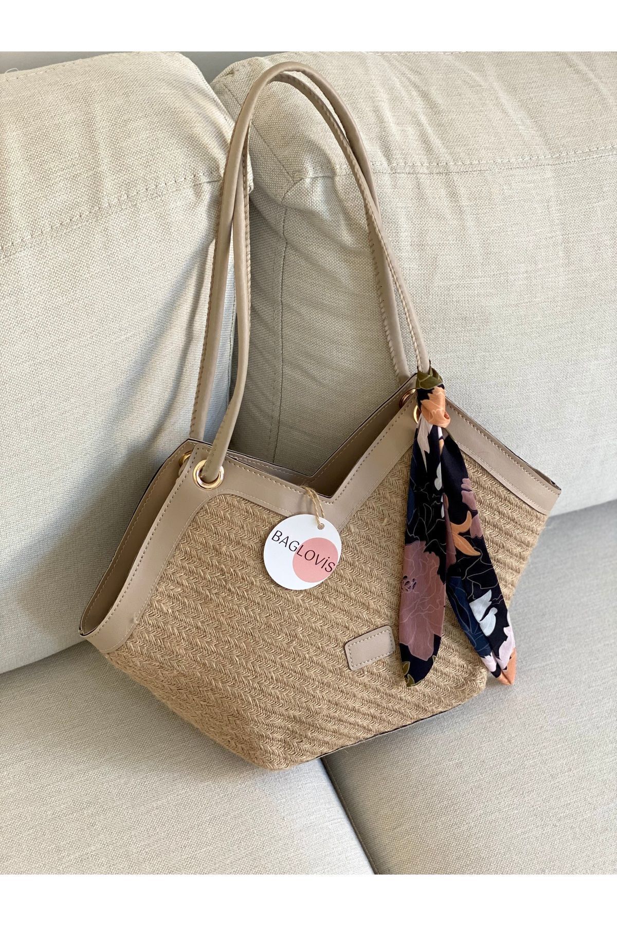 WOMEN 'S SHOULDER BAG WITH NEW SEASON SCARF AND WICKER DETAIL