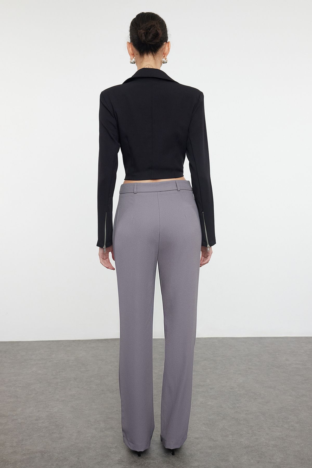 Trendyol Collection-Graue, gerade geschnittene, gerippte, genähte Webhose mit hoher Taille TWOSS21PL0093 10