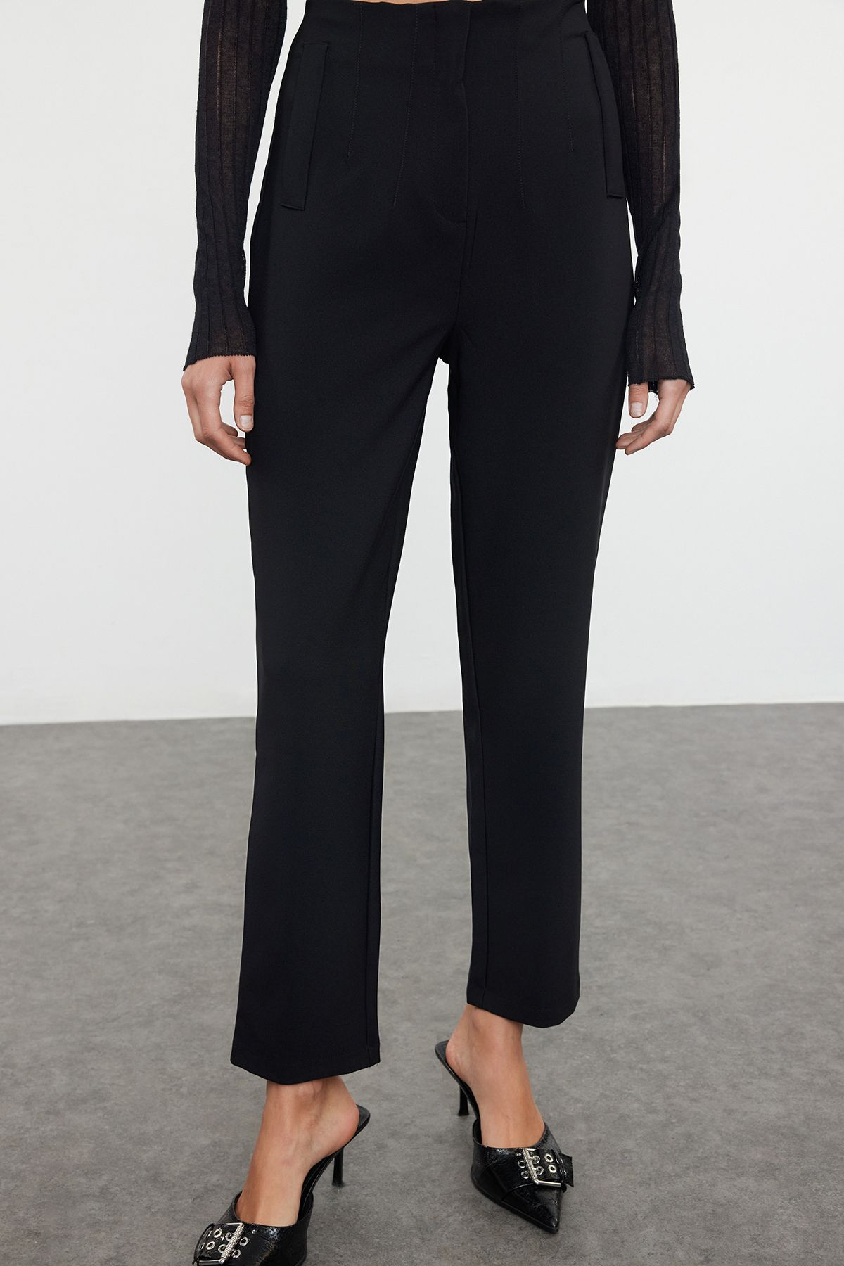 Trendyol Collection-Schwarze, knöchellange, gewebte Stoffhose mit Zigarettenform und hoher Taille TWOSS20PL0515 4
