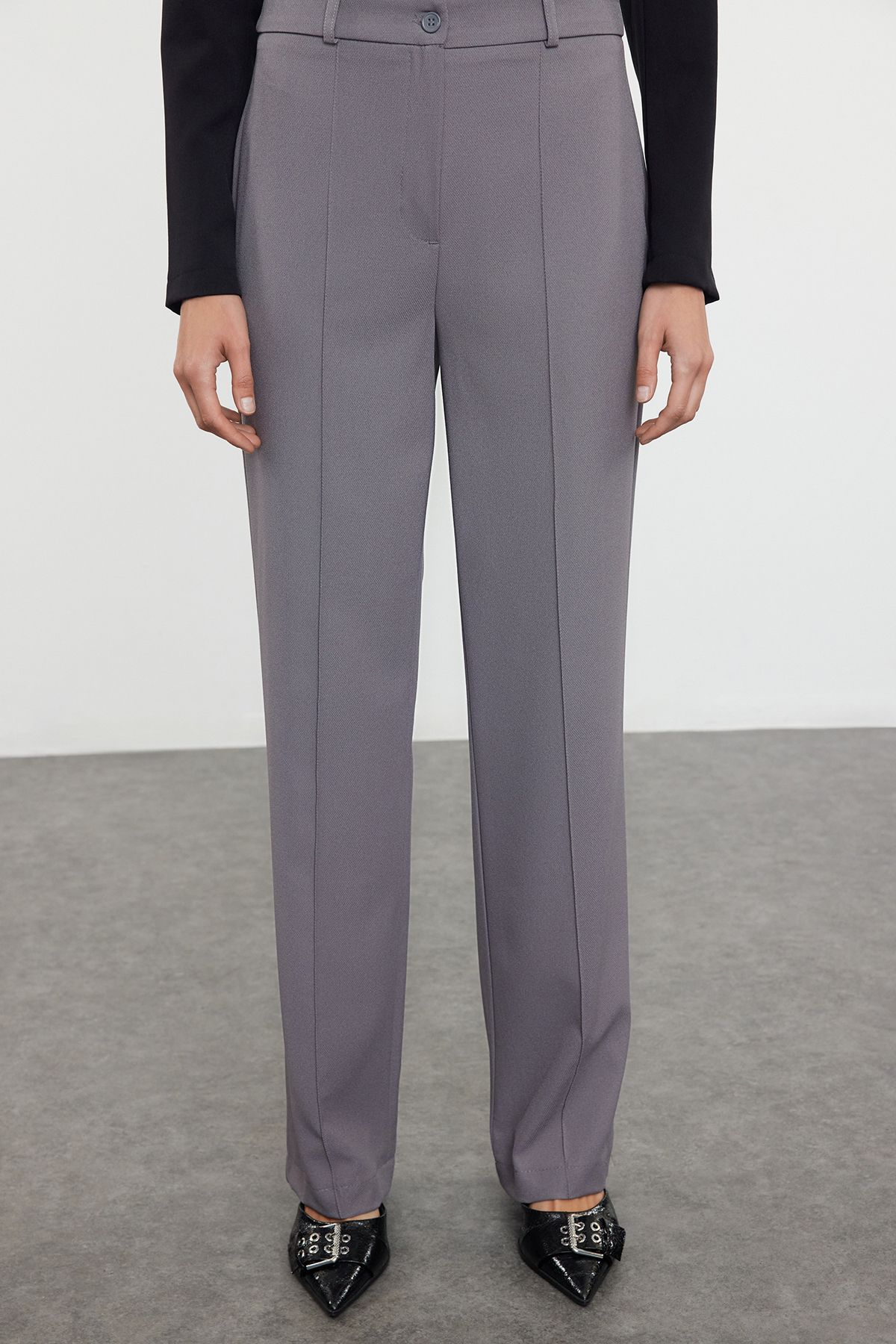 Trendyol Collection-Graue, gerade geschnittene, gerippte, genähte Webhose mit hoher Taille TWOSS21PL0093 8