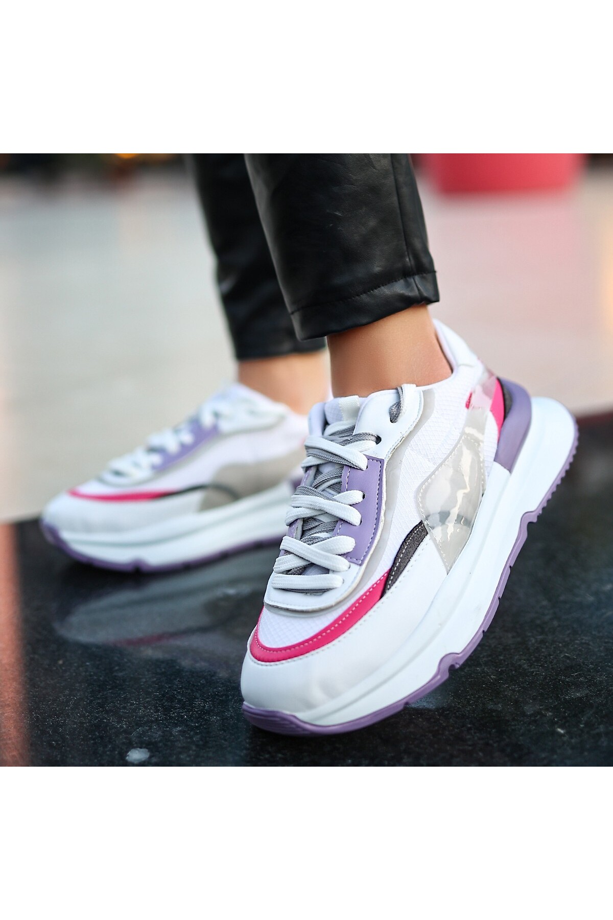 Aleh Beyaz Cilt Lila Detaylı Spor Ayakkabı