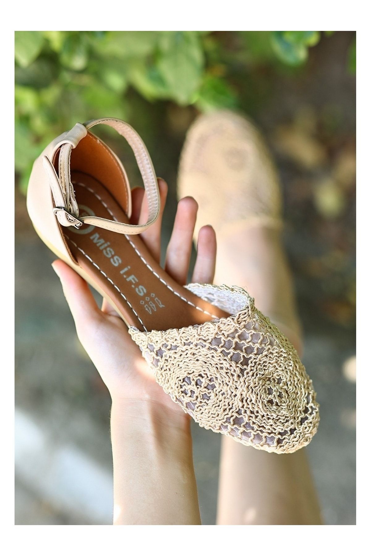 Acir Gold Örgülü Sandalet